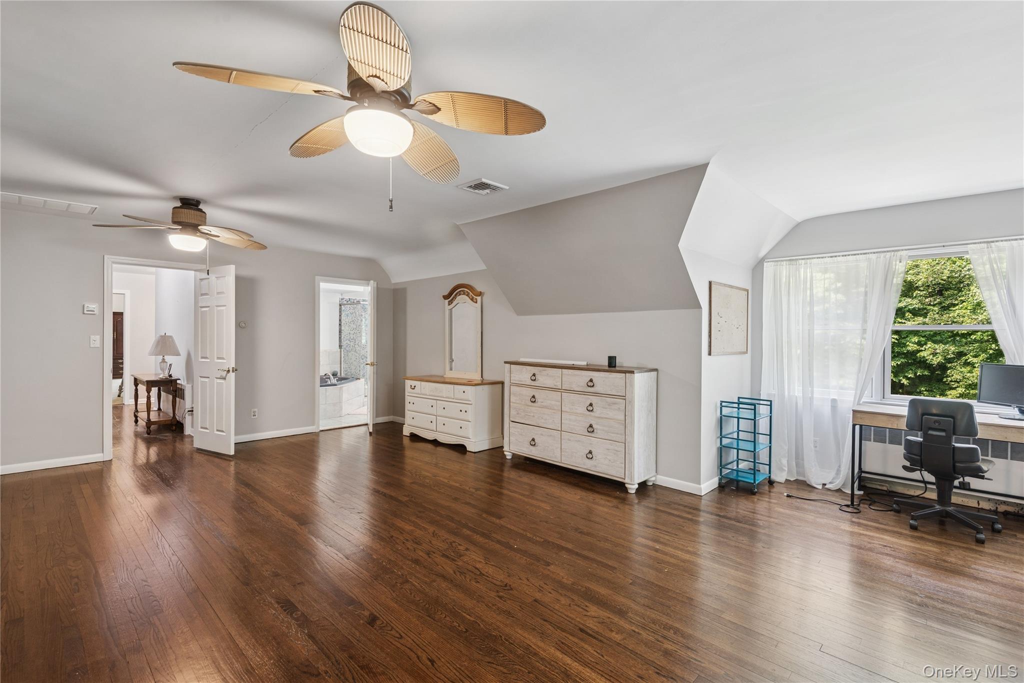 #18 photo, 23 Bacon Road, Head Of The Harbor , NY 11780