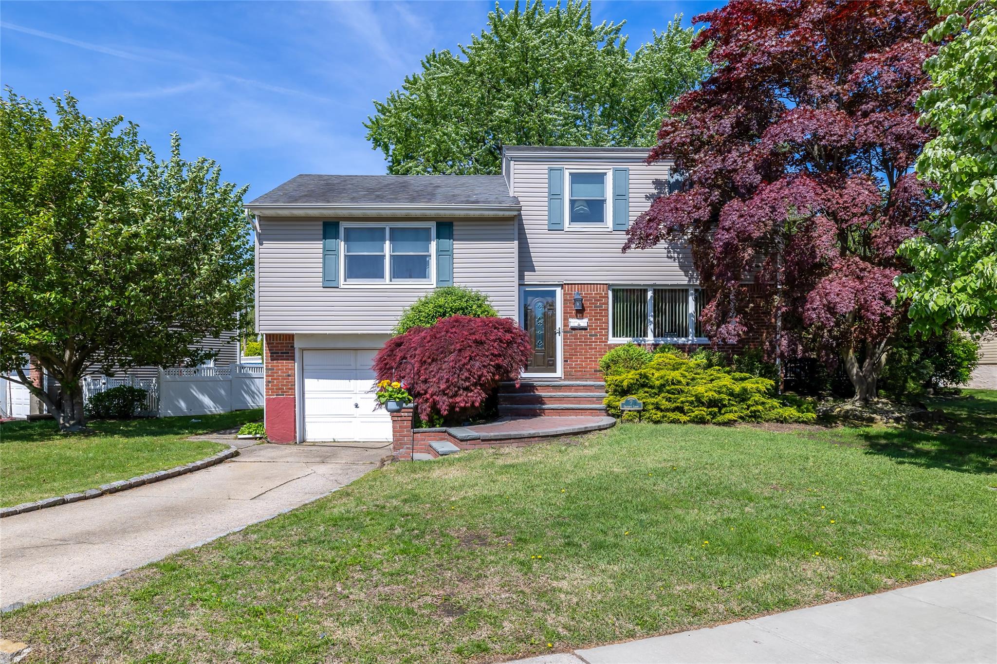 #1 photo, 7 Garnet Lane, 長島 Plainview , NY 11803