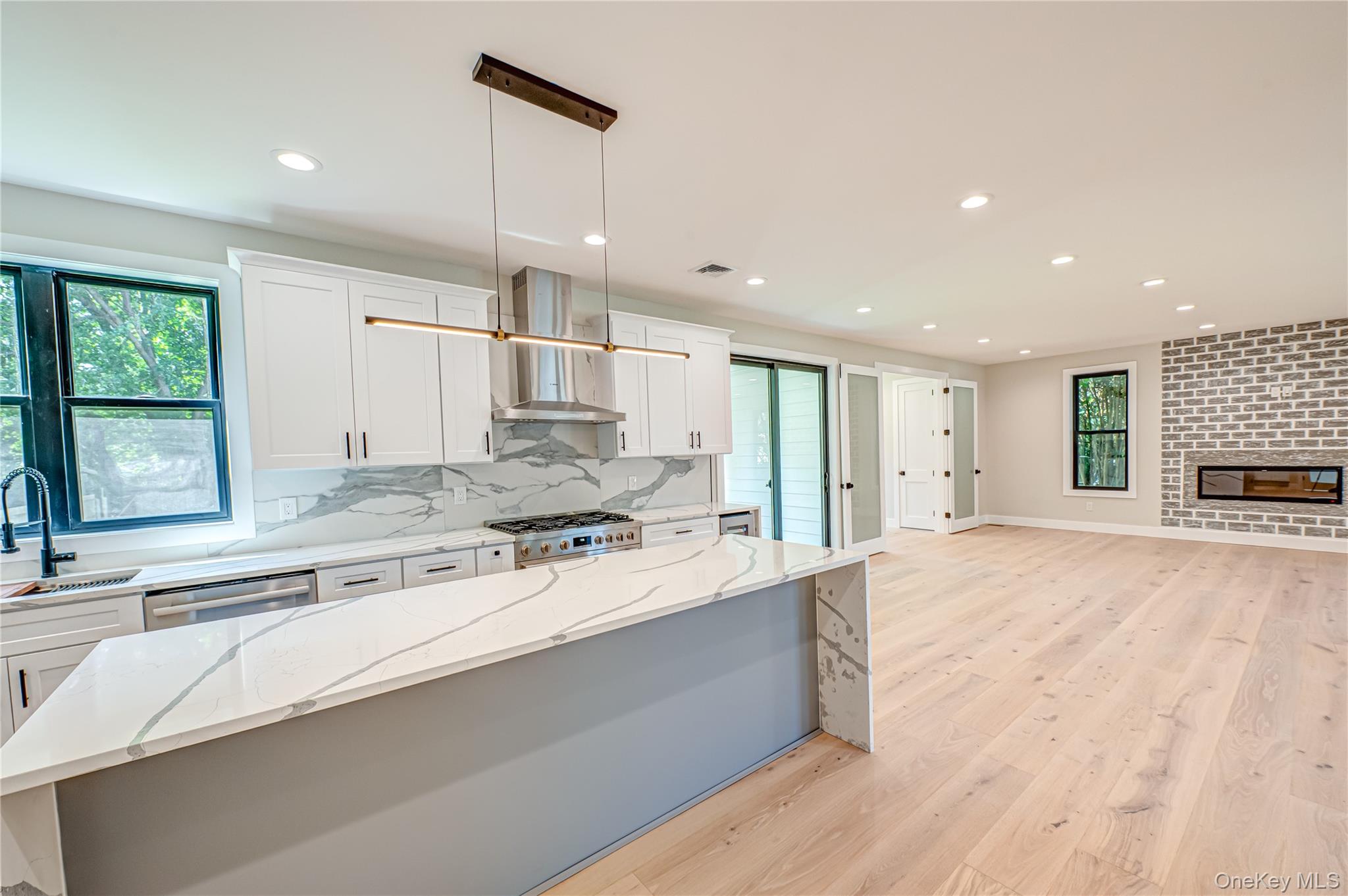 #7 photo, 120 Fifth Street, サフォーク郡 Saint James , NY 11780