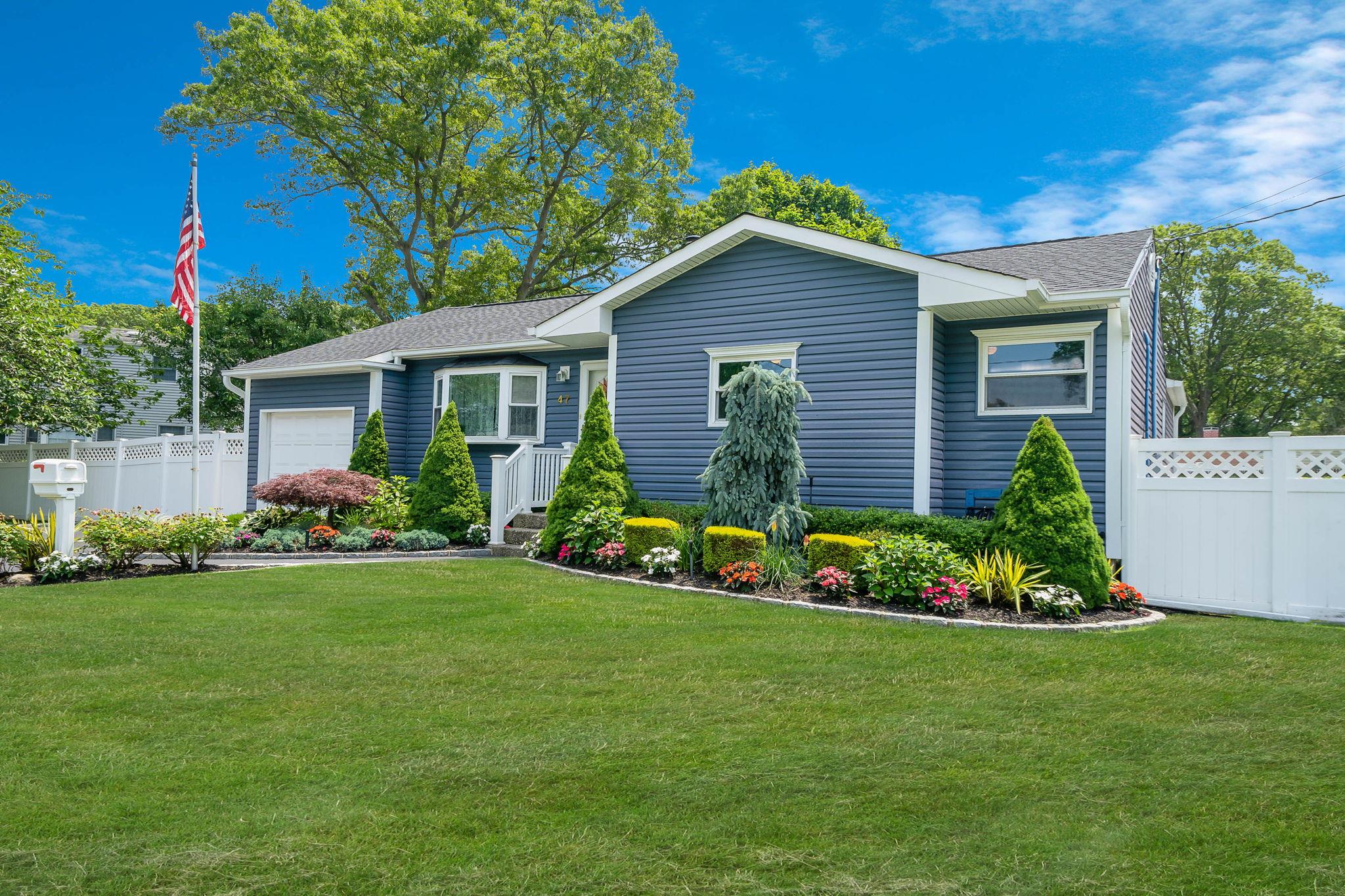 #1 photo, 47 Tucker Drive, سوفولك Bayport , NY 11705