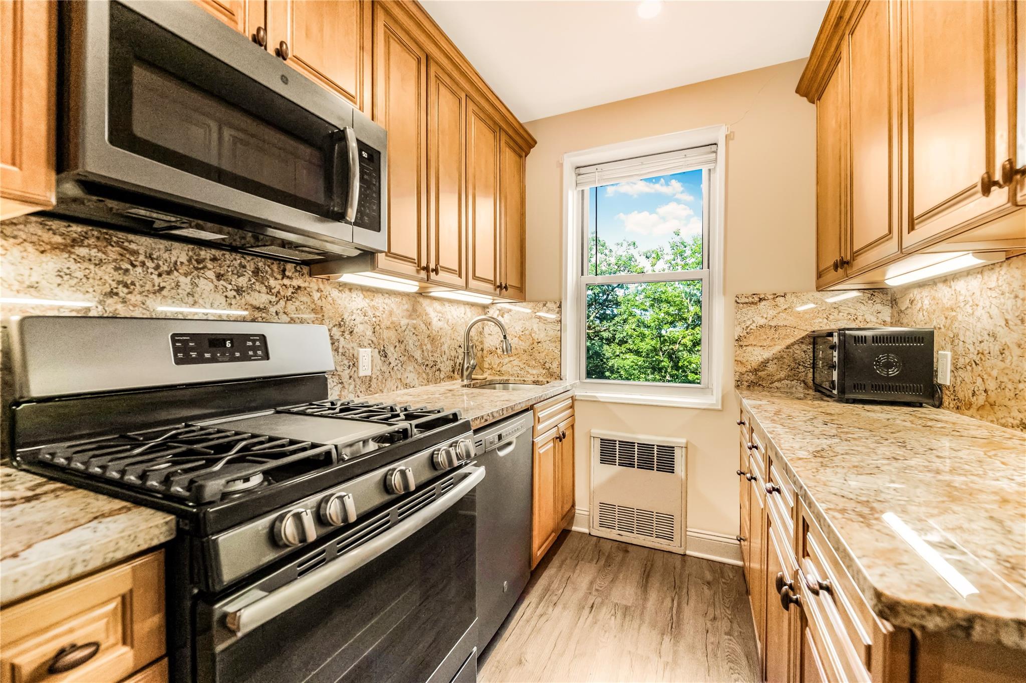 #10 photo, 609 Palmer Road, Yonkers , NY 10701