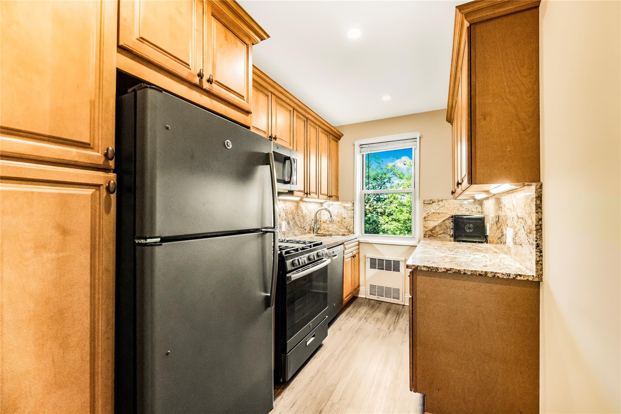 #9 photo, 609 Palmer Road, Yonkers , NY 10701