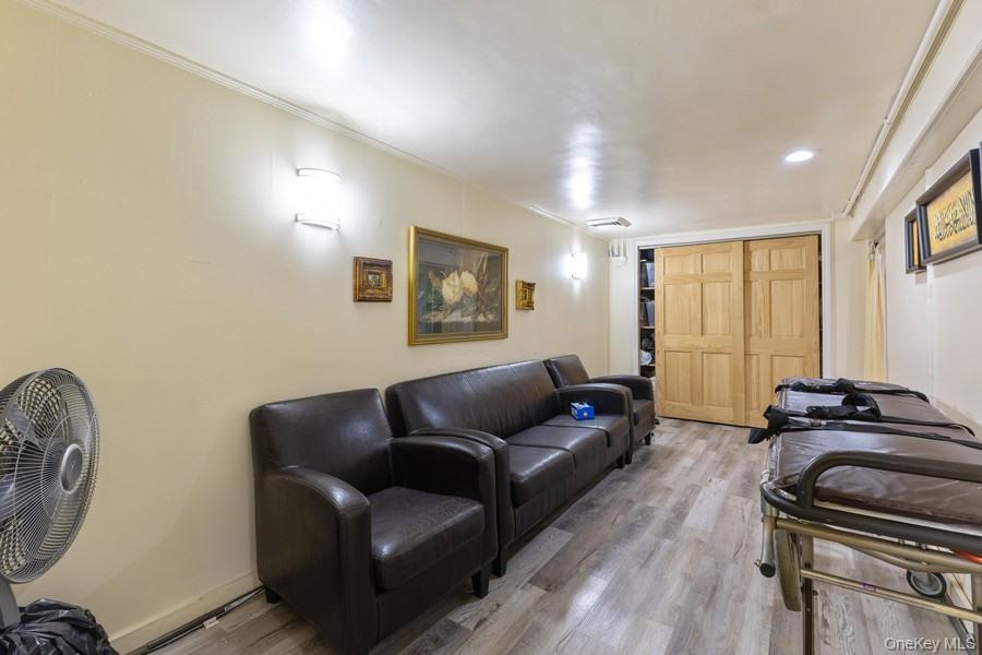 #4 photo, 5836 Catalpa Avenue, クイーンズ区 Ridgewood , NY 11385