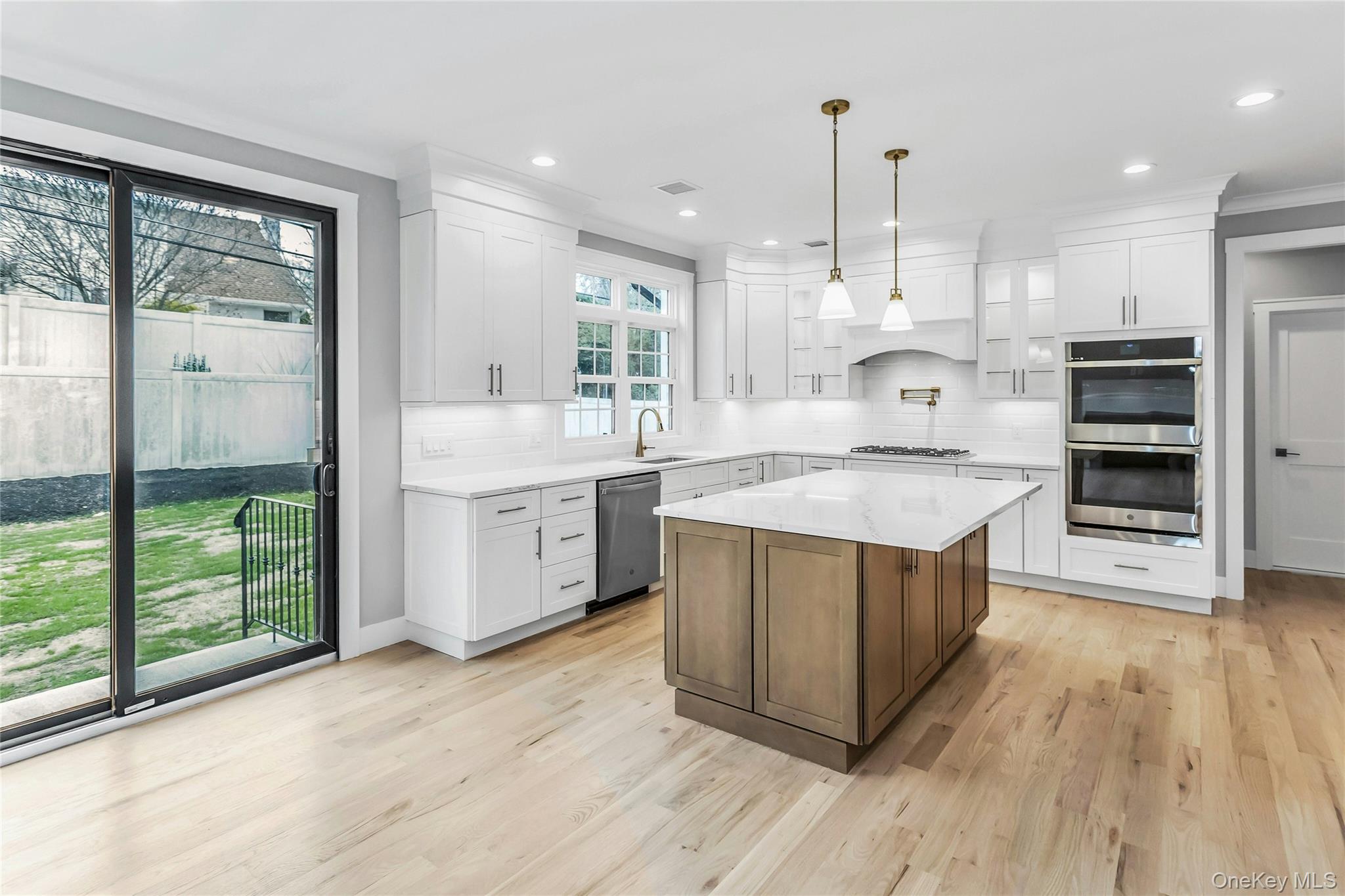 #14 photo, 7 Sheridan Street, ナッソー郡 Old Bethpage , NY 11804