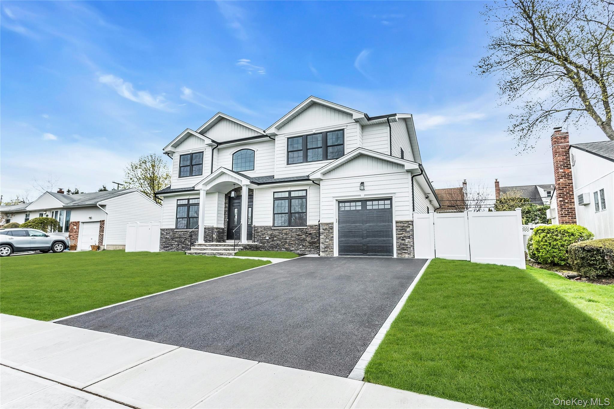 #2 photo, 7 Sheridan Street, ナッソー郡 Old Bethpage , NY 11804