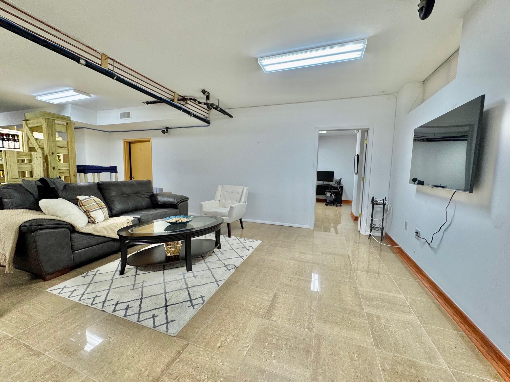 #9 photo, 99-12 - 99-16 97th Street, クイーンズ区 Ozone Park , NY 11416