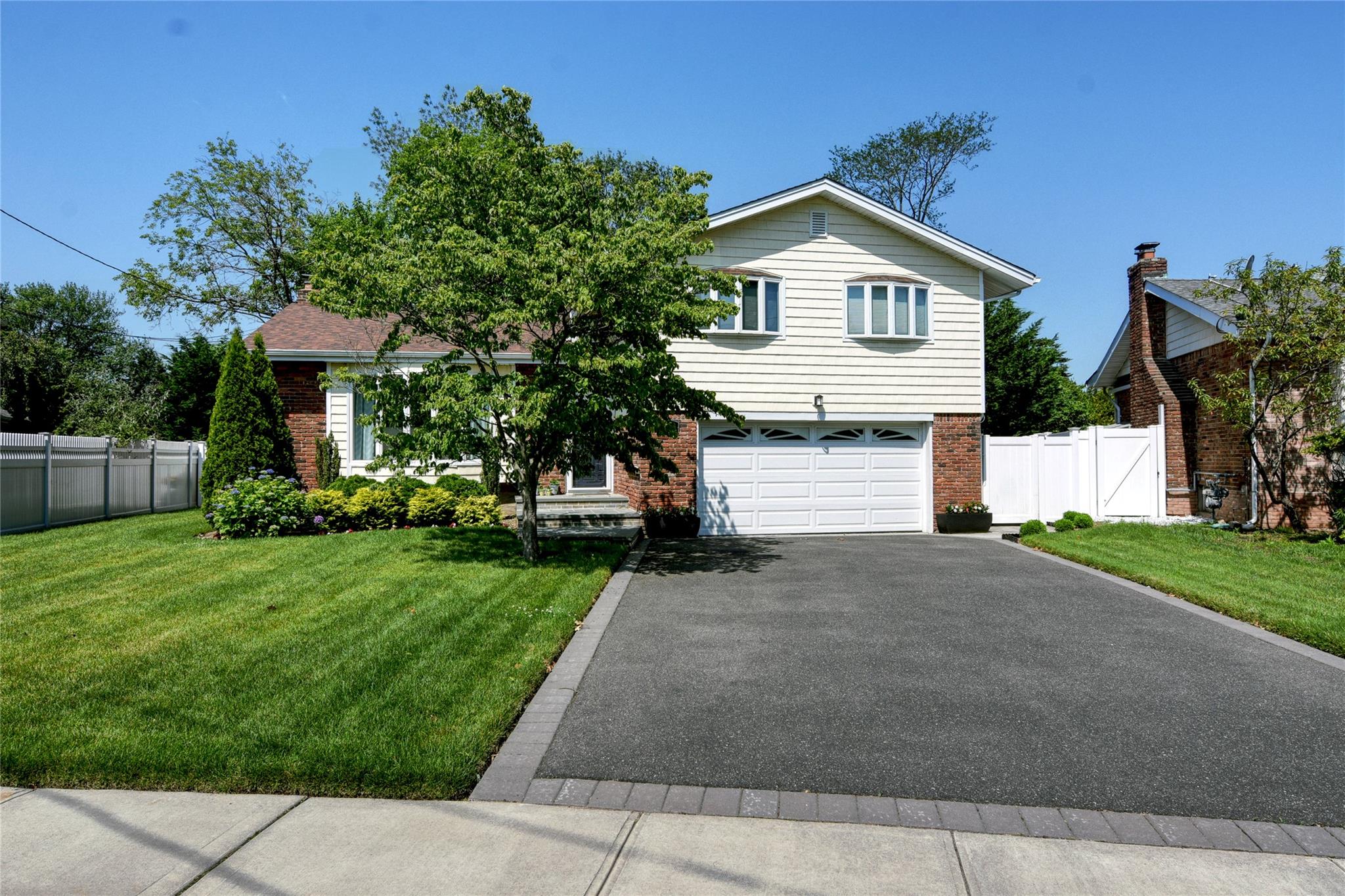 #1 photo, 784 Sacco Place, ناسو North Bellmore , NY 11710