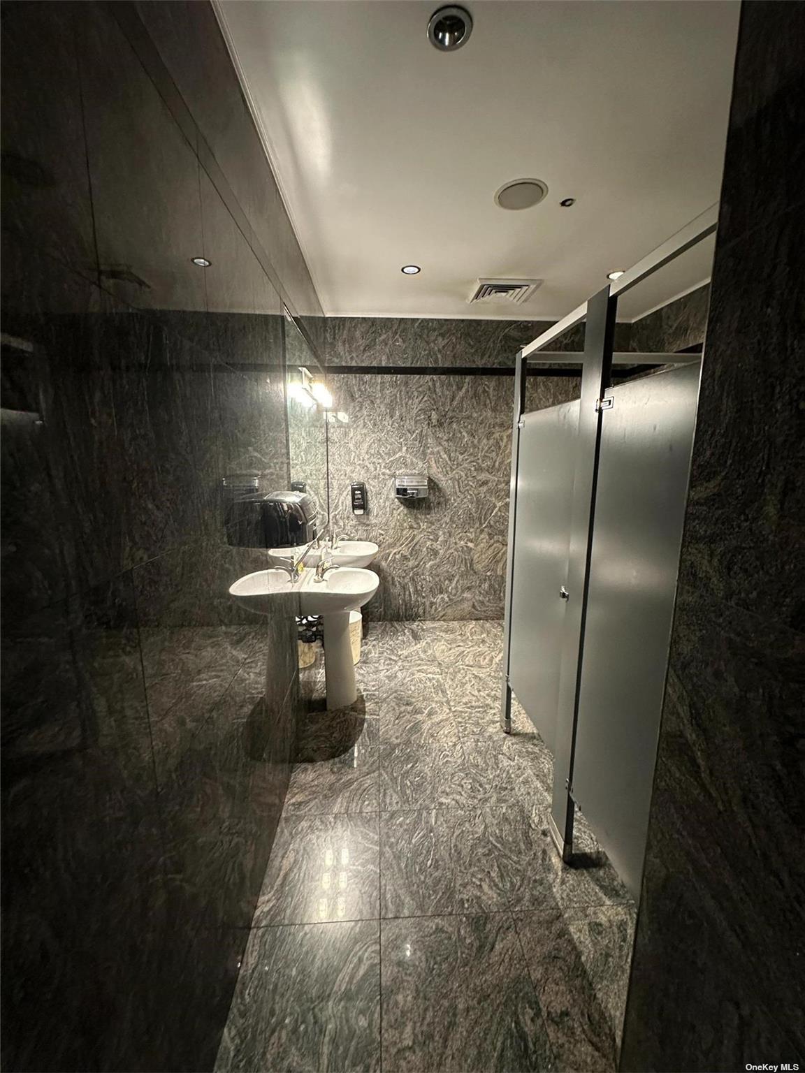 #4 photo, 14046 Queens Boulevard, クイーンズ区 Jamaica , NY 11435