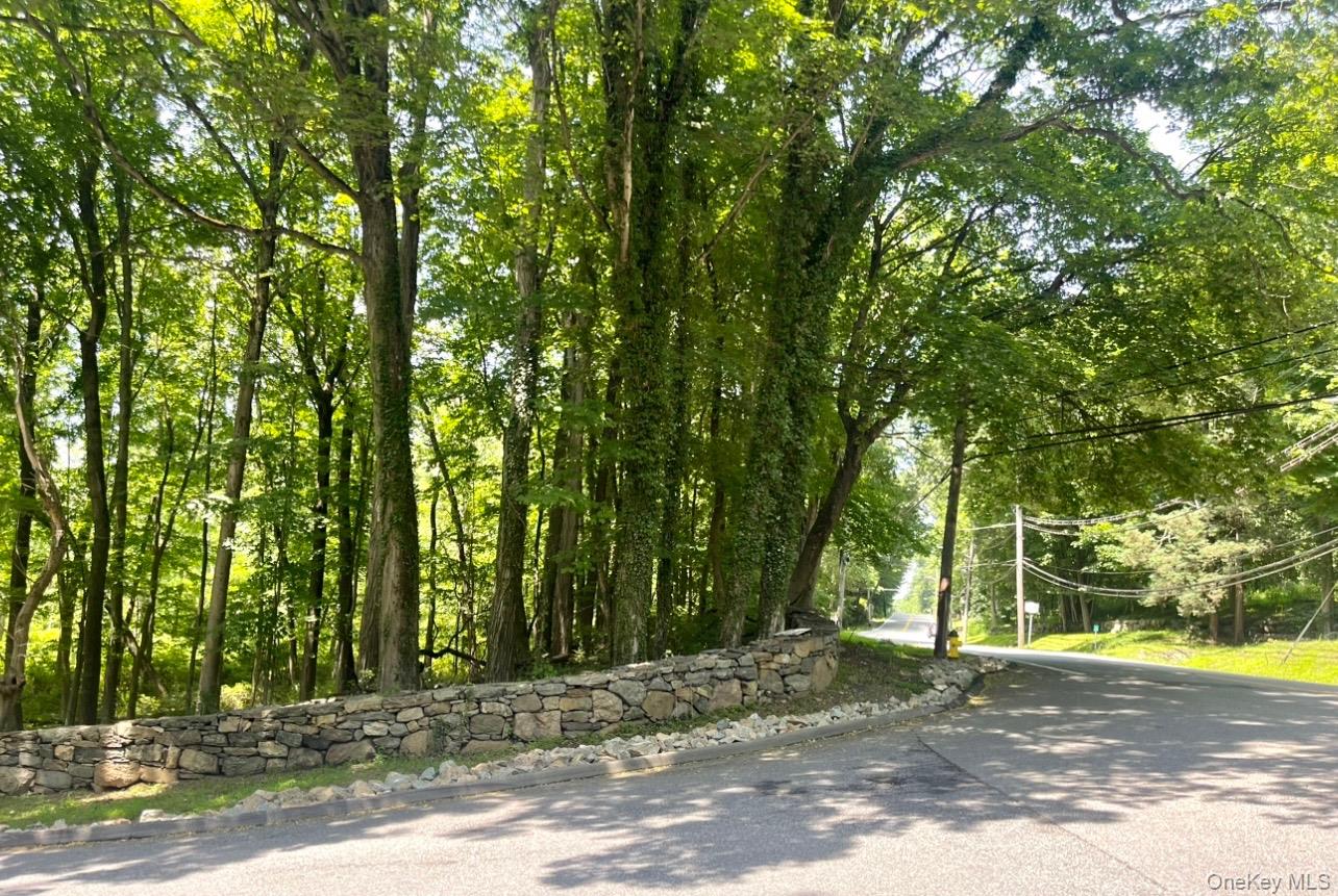 #3 photo, Barnes Lane, Purchase , NY 10577