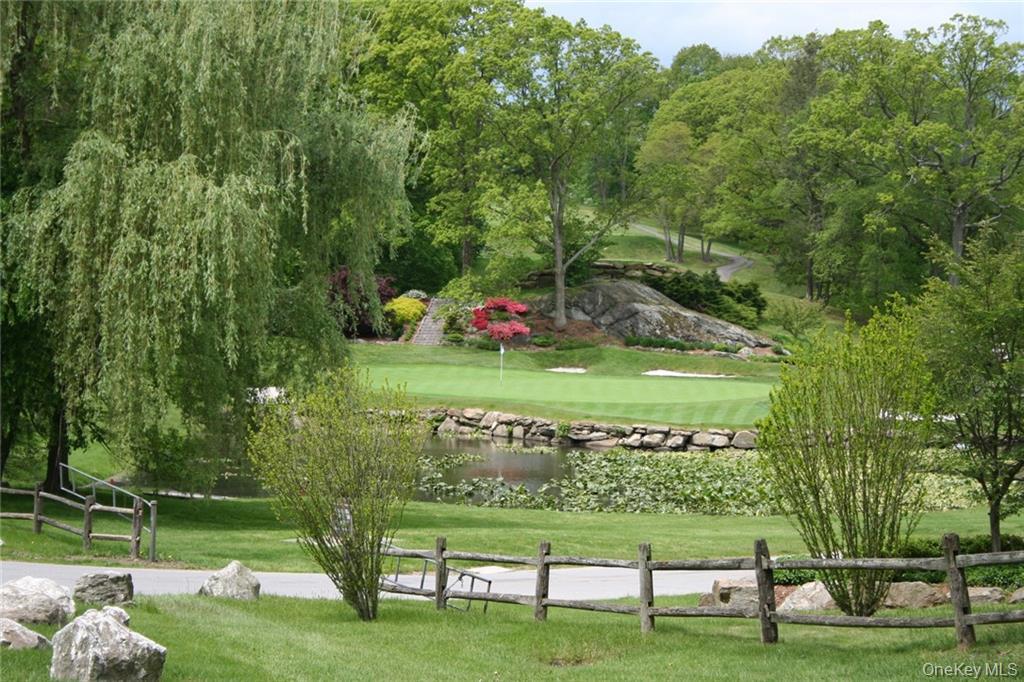 #7 photo, Barnes Lane, Purchase , NY 10577