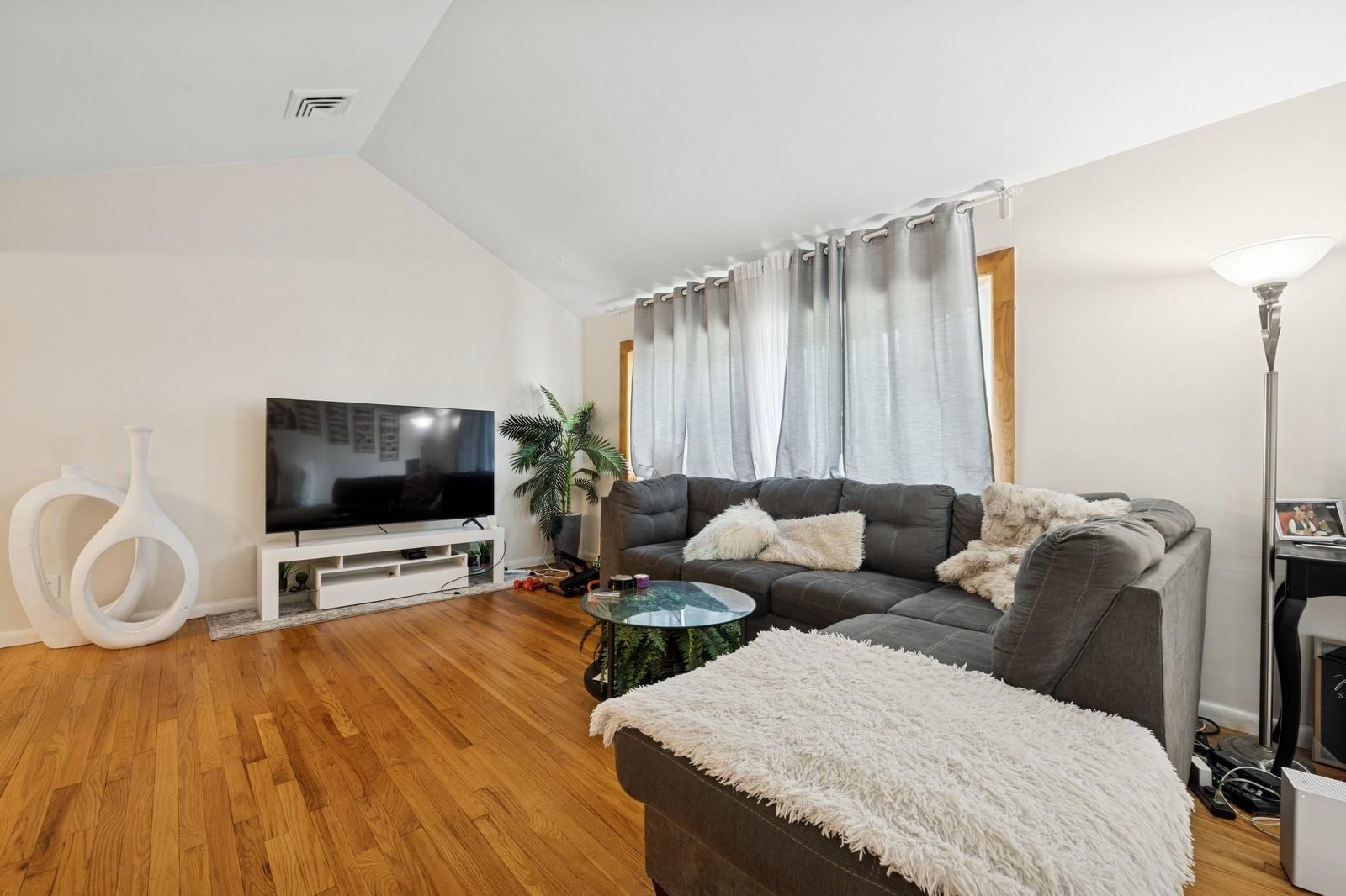 #12 photo, 345 E Park Avenue, ナッソー郡 Long Beach , NY 11561