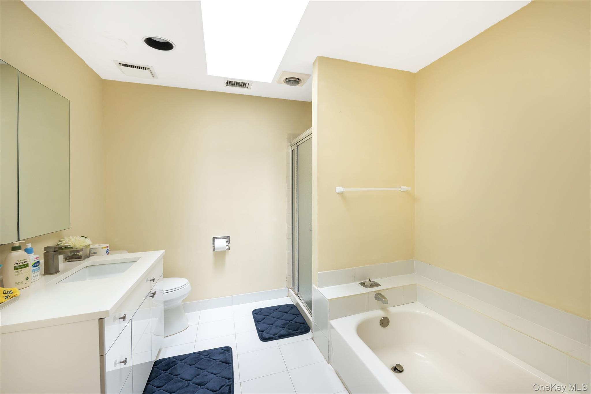 #17 photo, 41 Carriage Court, ナッソー郡 Jericho , NY 11753