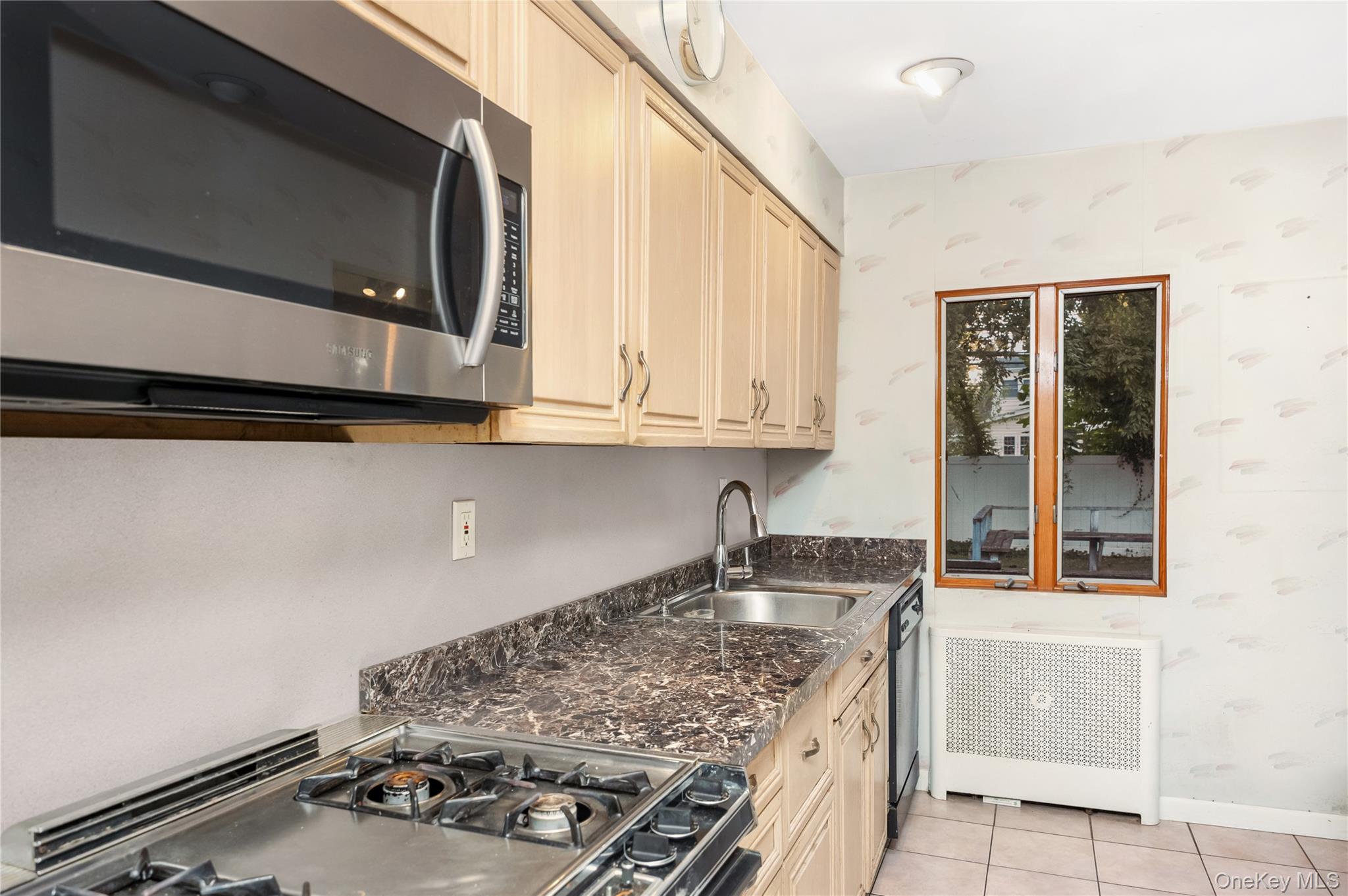 #12 photo, 263 Foster Avenue, ナッソー郡 Malverne , NY 11565