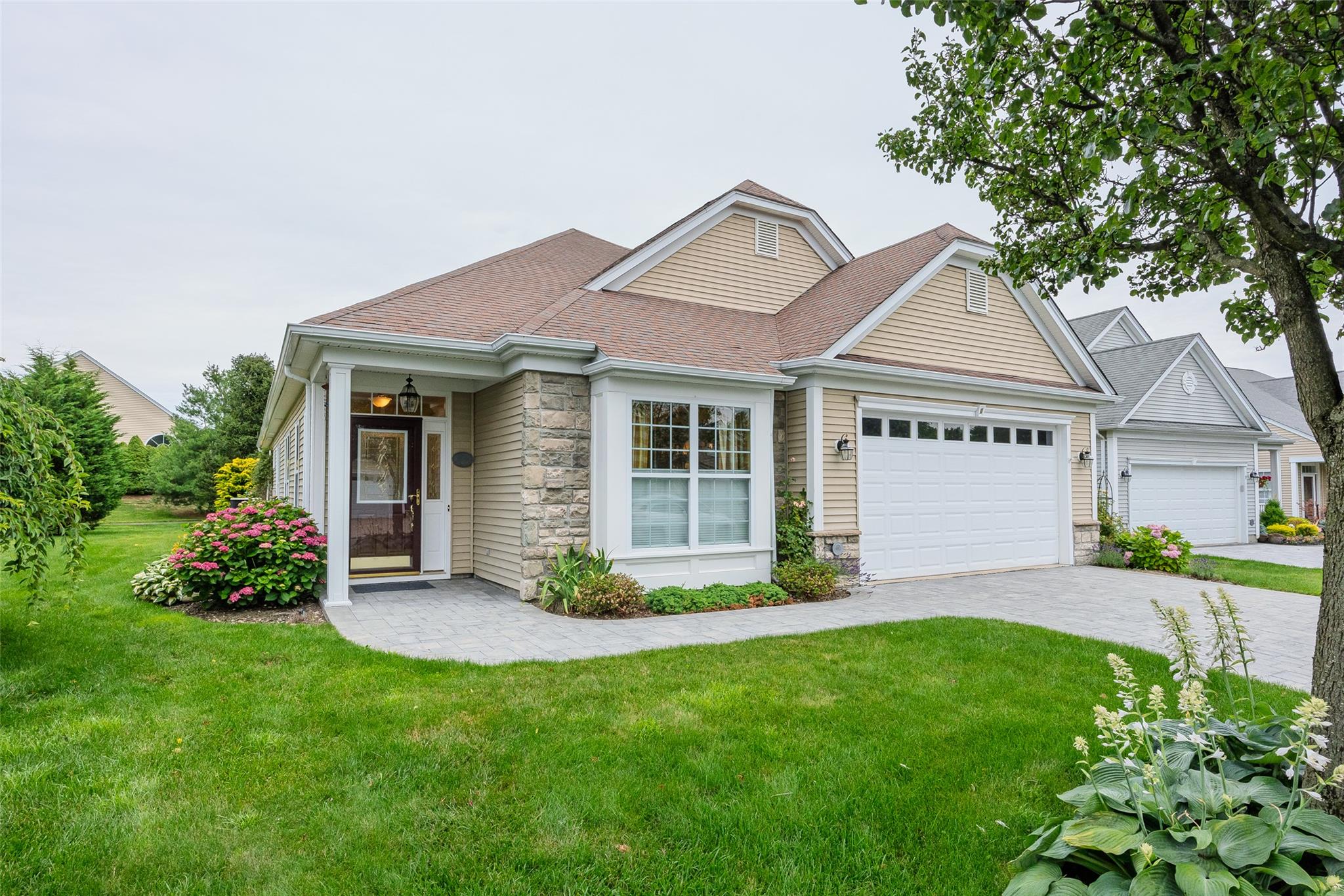 #1 photo, 11 Burnett Court, Mount Sinai , NY 11766