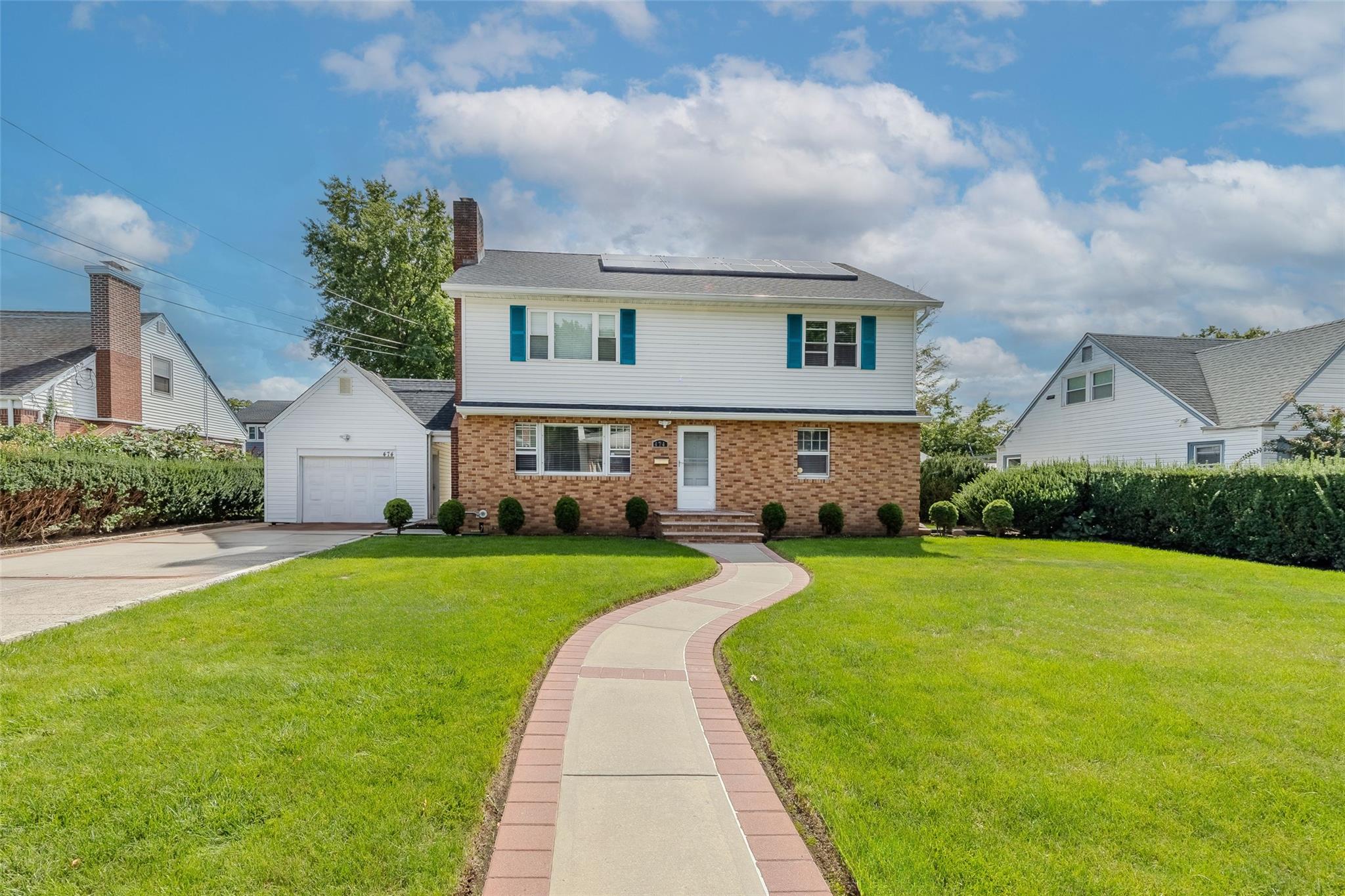#1 photo, 474 Newton Street, Westbury , NY 11590