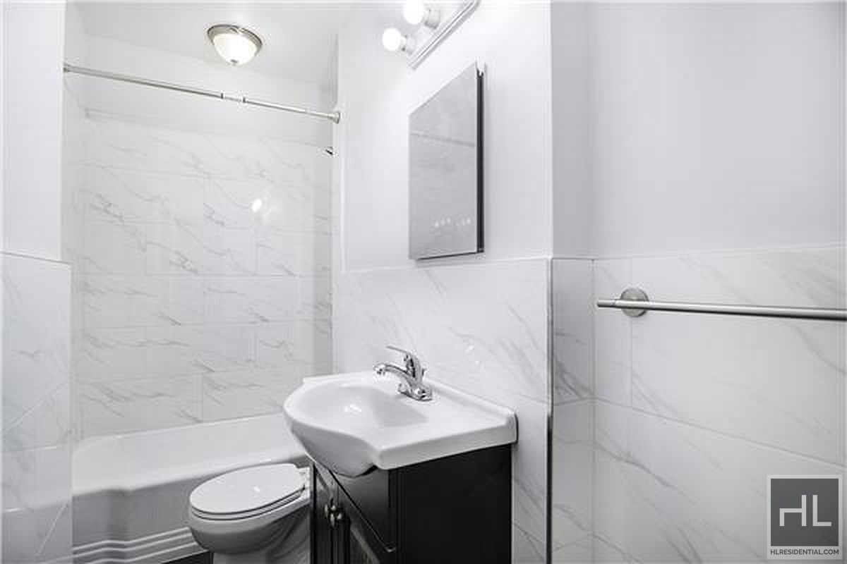 #6 photo, 160 E 3rd Street, マンハッタン East Village , NY 10009