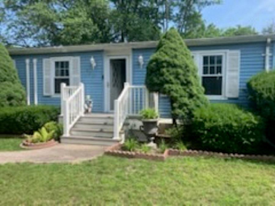 #1 photo, 1661 Old Country Road, سوفولك Riverhead , NY 11901