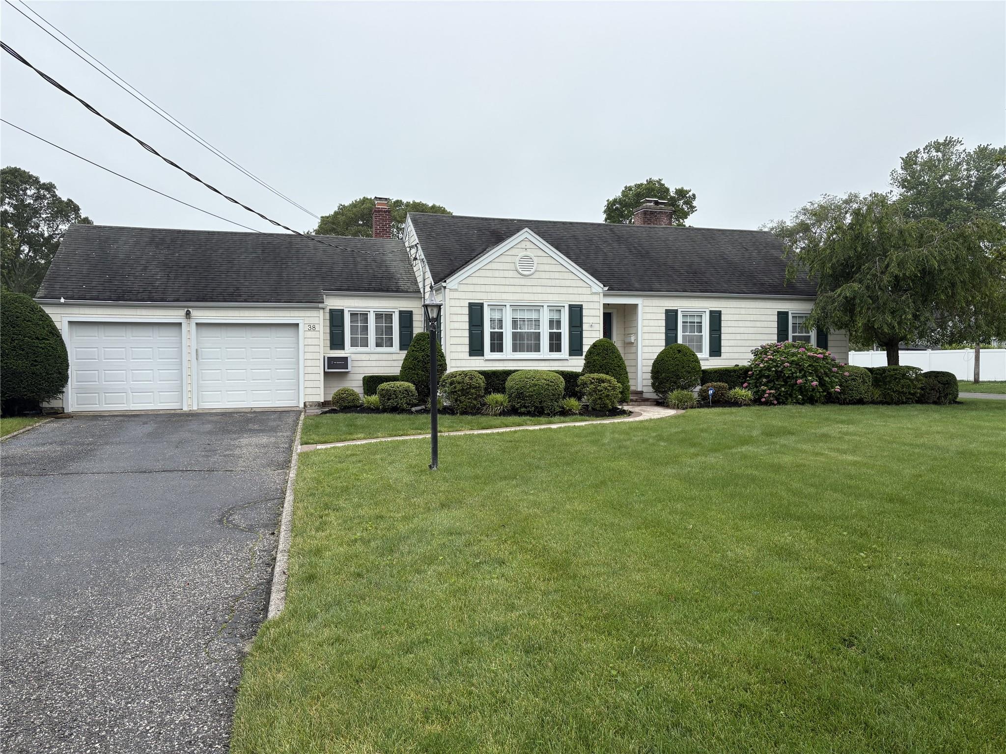 #1 photo, 38 Bradish Lane, サフォーク郡 Bay Shore , NY 11706