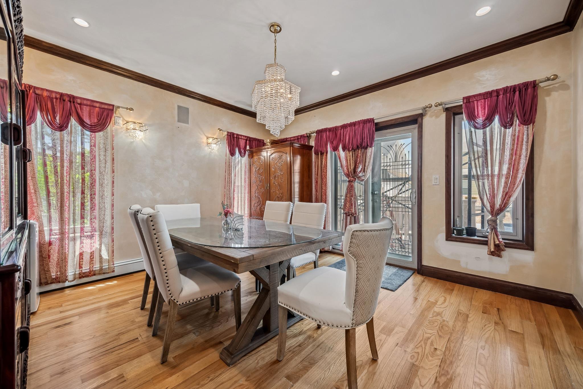 #11 photo, 38-16 220th Street, クイーンズ区 Bayside , NY 11361