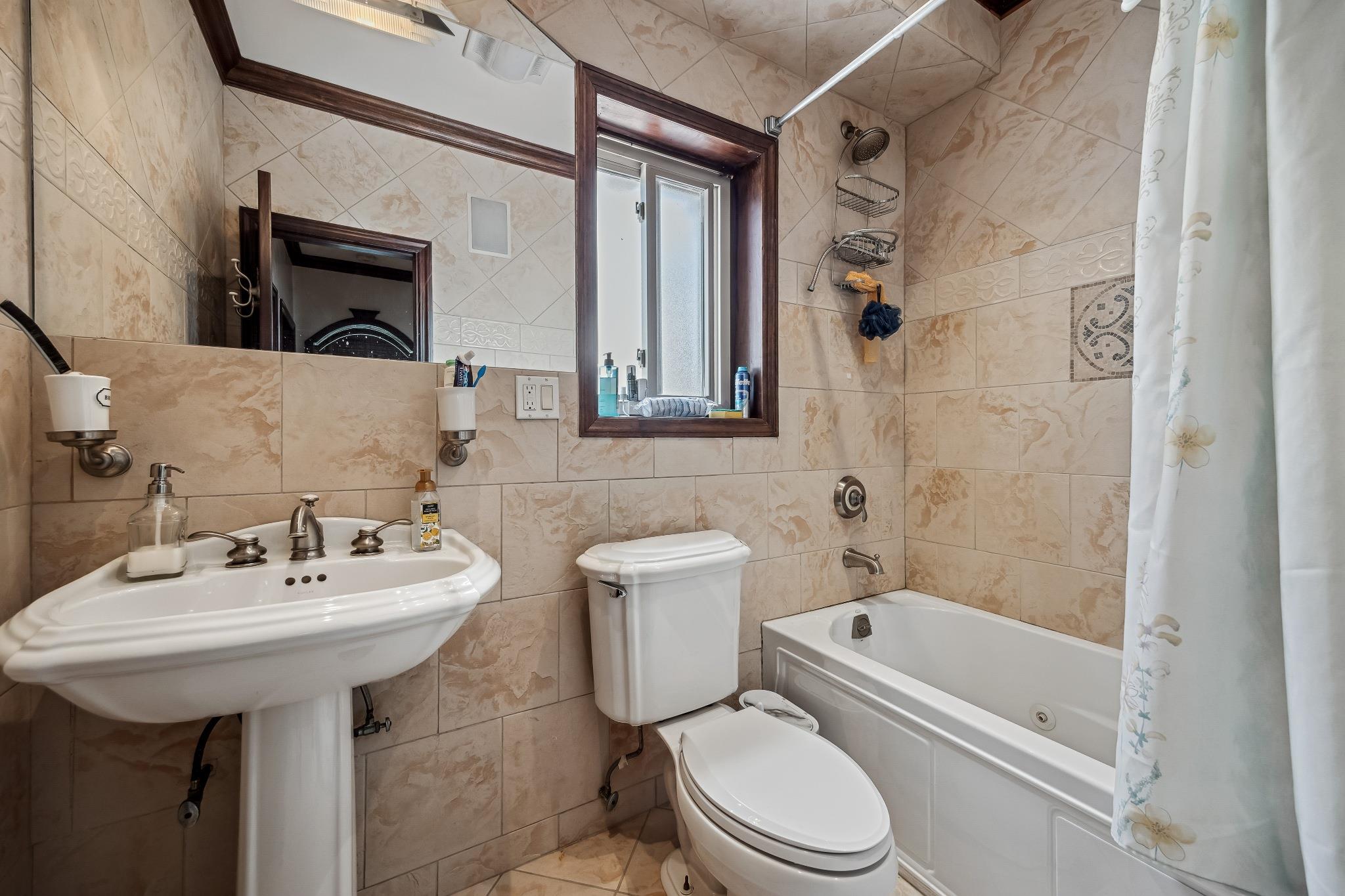 #20 photo, 38-16 220th Street, クイーンズ区 Bayside , NY 11361