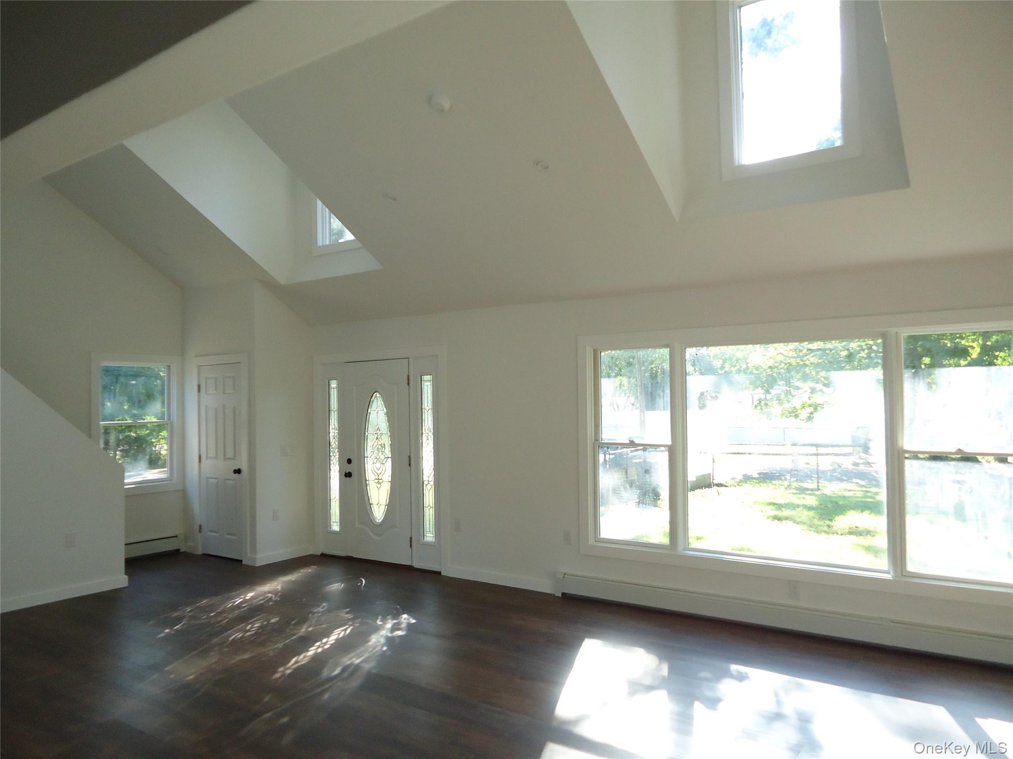 #2 photo, 193 Laurelton Drive, サフォーク郡 Mastic Beach , NY 11951