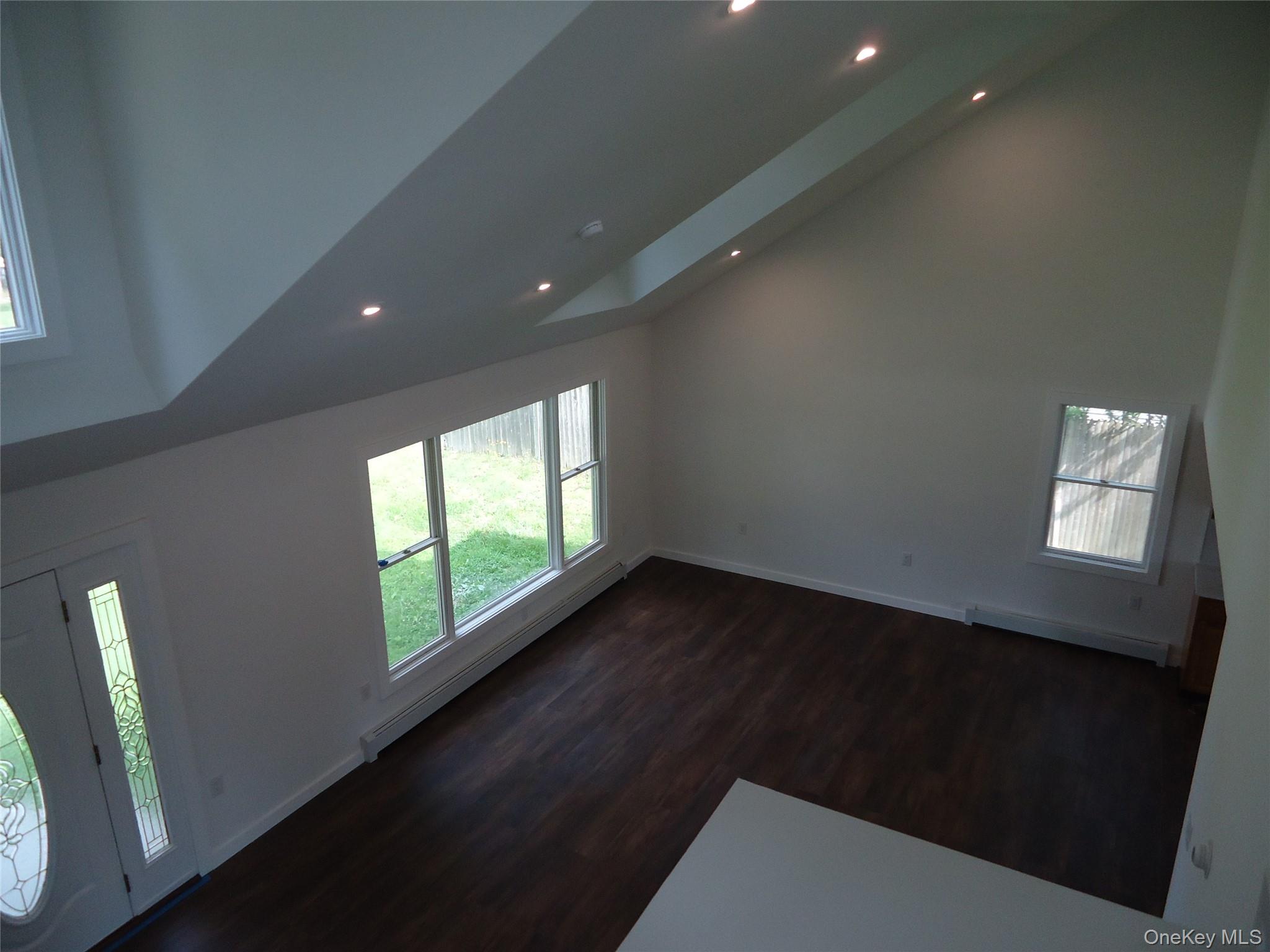 #5 photo, 193 Laurelton Drive, サフォーク郡 Mastic Beach , NY 11951