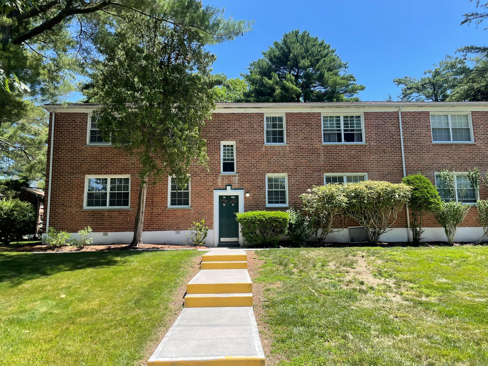 #1 photo, 180 Pinewood Drive, Hartsdale , NY 10530