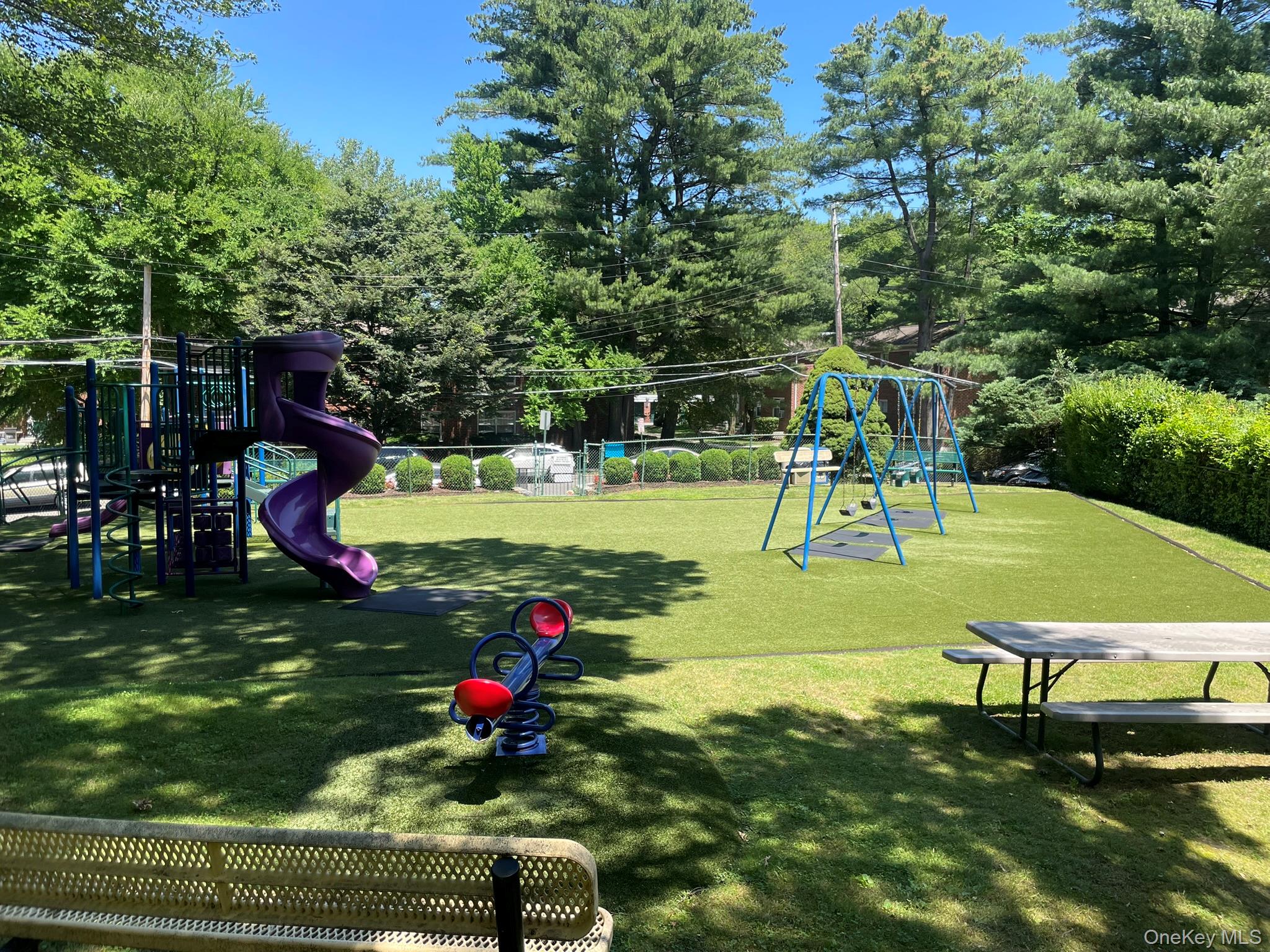 #13 photo, 180 Pinewood Road, Hartsdale , NY 10530