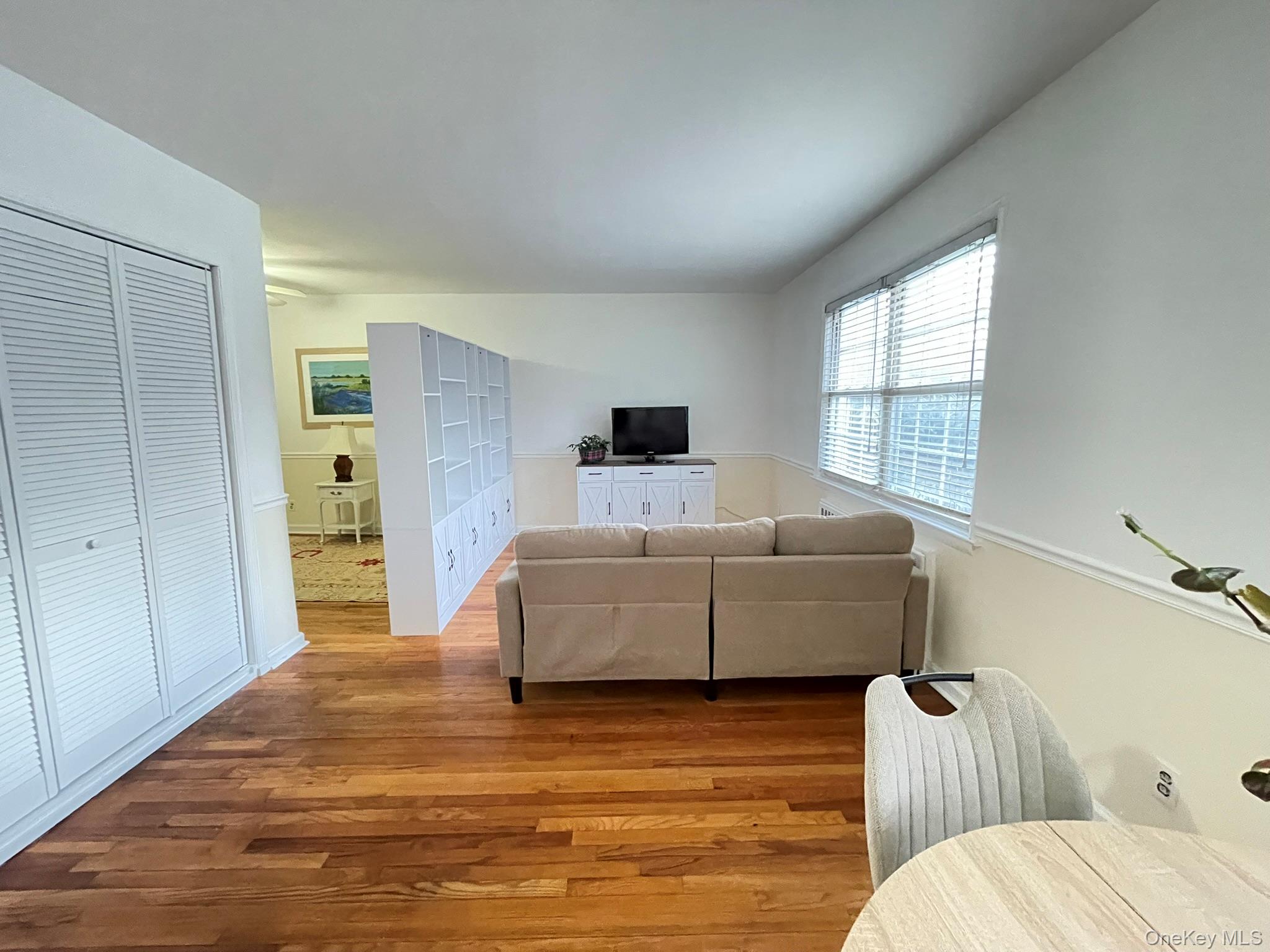 #6 photo, 180 Pinewood Road, Hartsdale , NY 10530