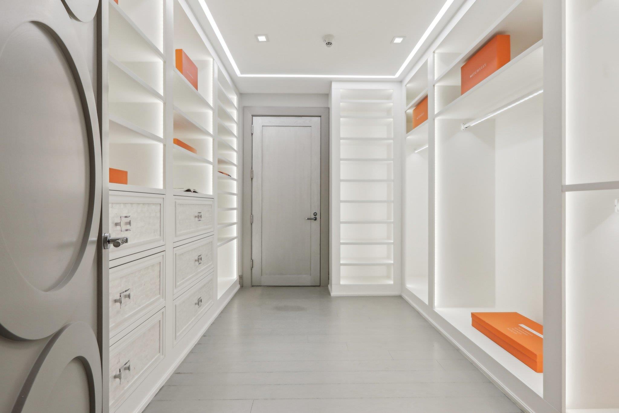 #13 photo, 5 Renaissance Square, White Plains , NY 10601