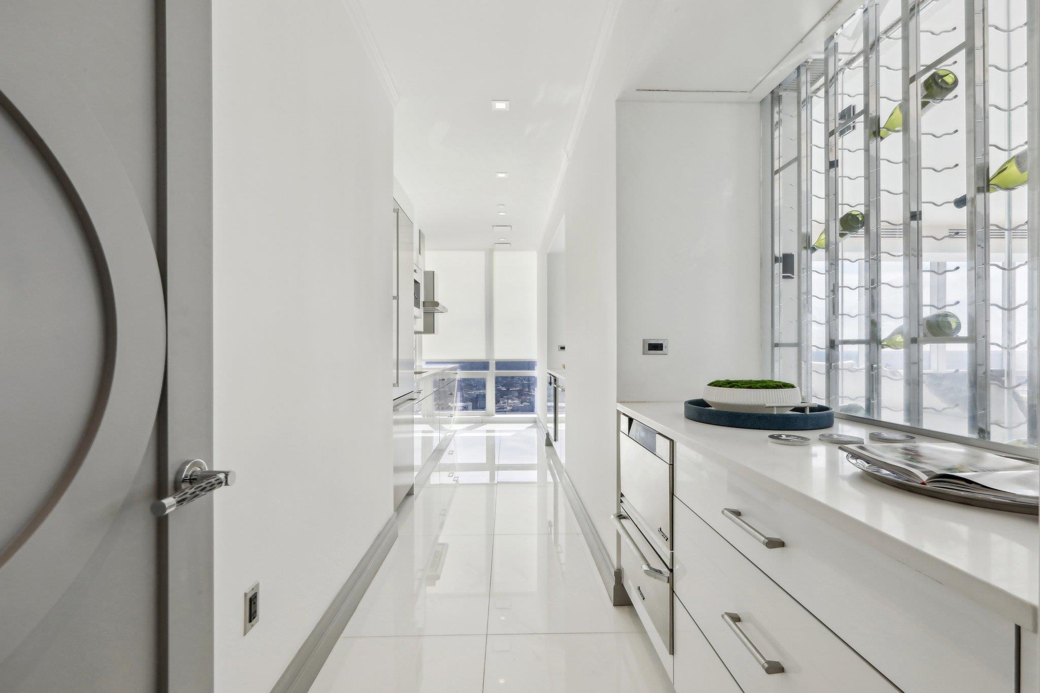 #10 photo, 5 Renaissance Square, White Plains , NY 10601