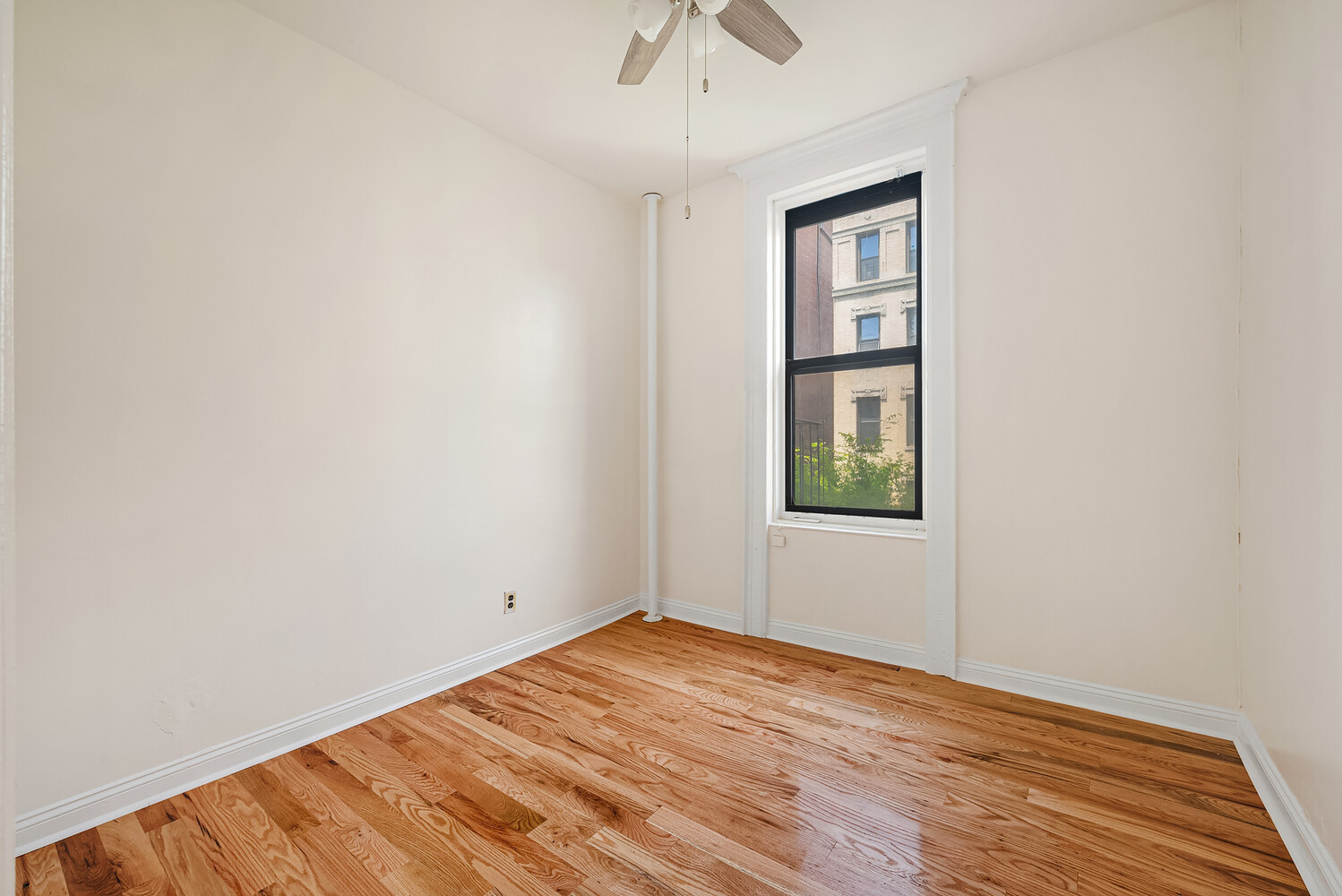 #3 photo, 1878 Adam C Powell Boulevard, マンハッタン South Harlem , NY 10026