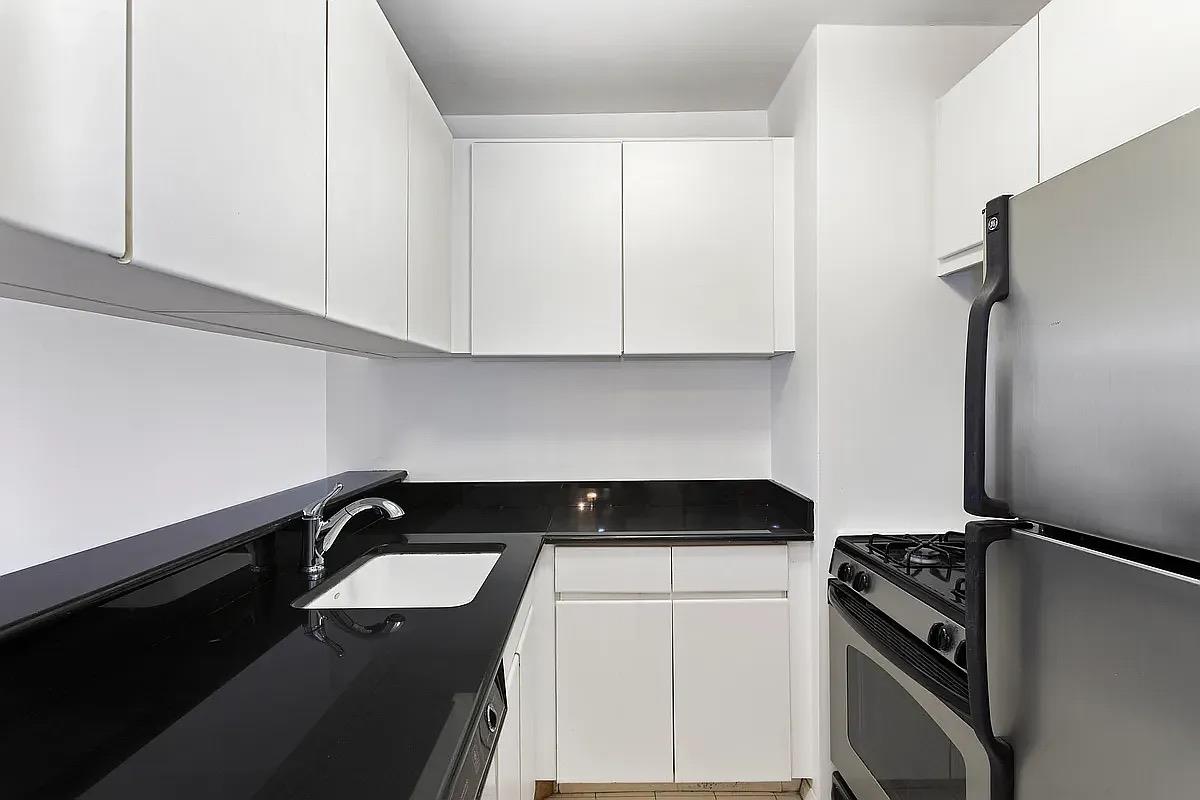 #8 photo, New York City, Lenox Hill , NY 10021