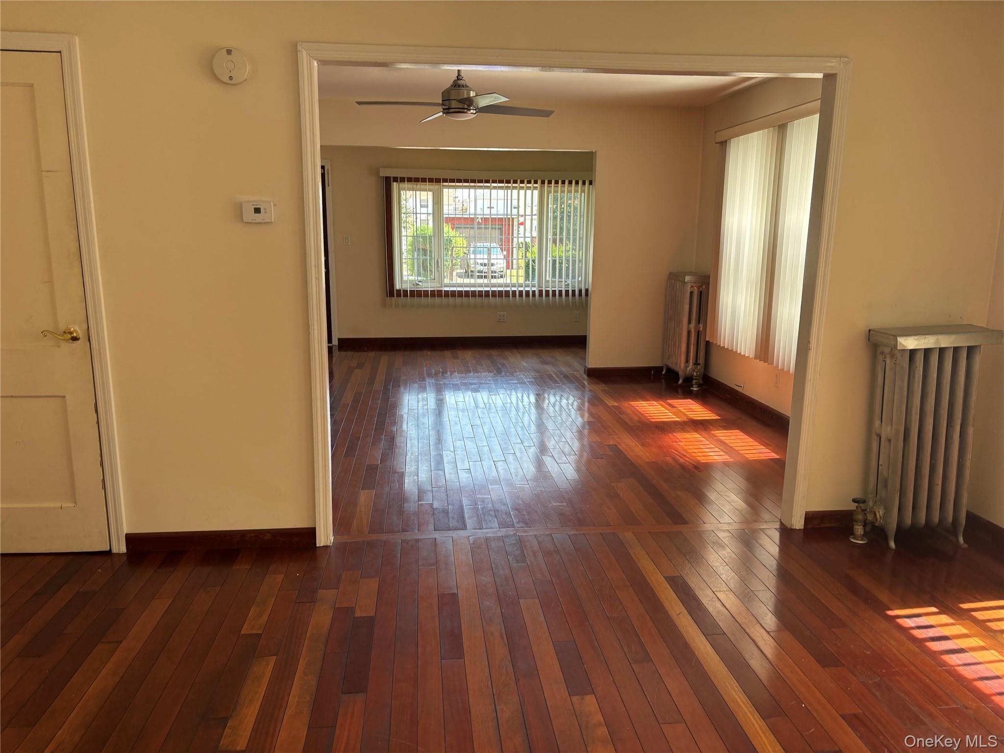 #13 photo, 10418 216th Street, クイーンズ区 Queens Village , NY 11429