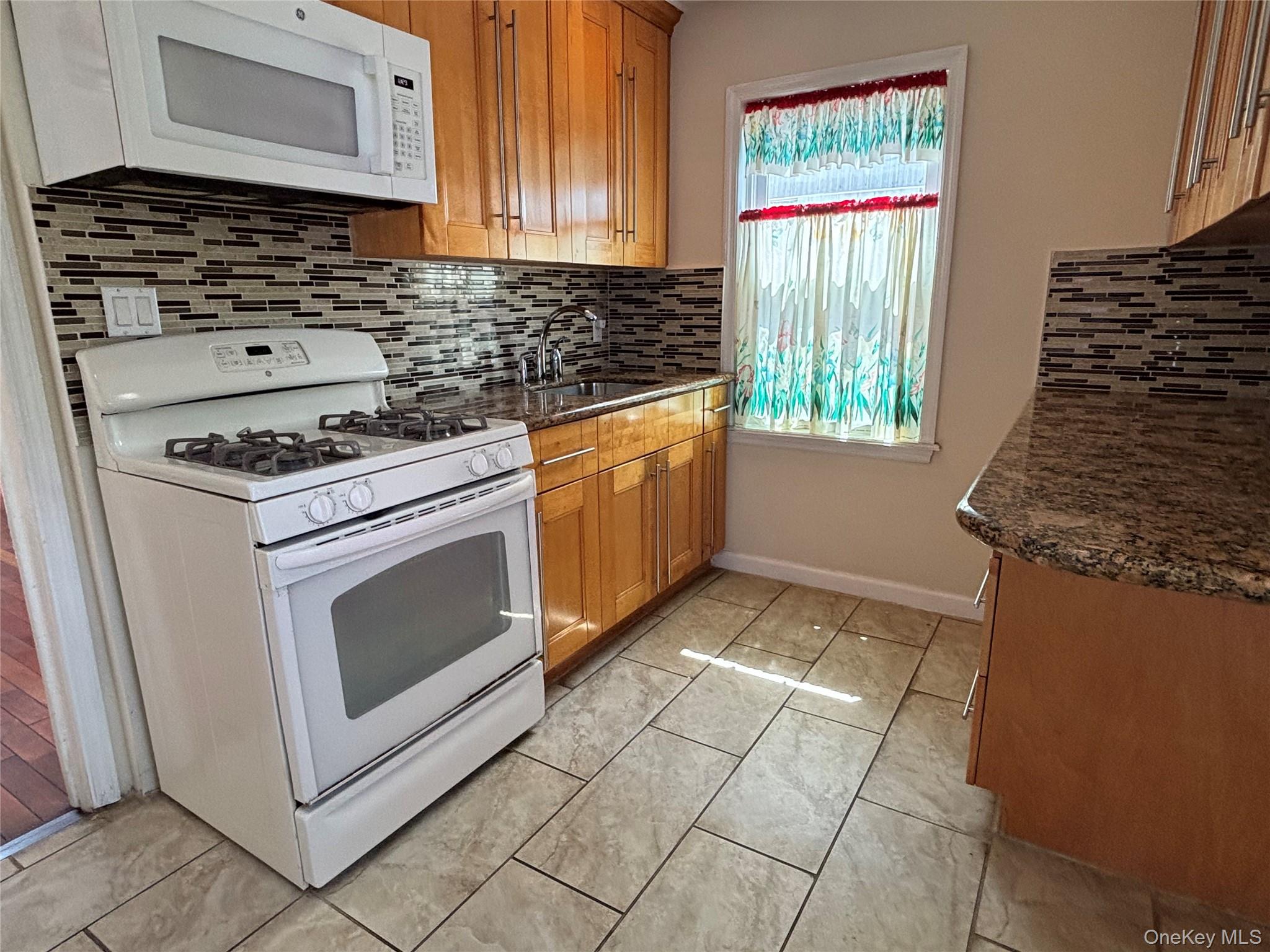 #19 photo, 10418 216th Street, クイーンズ区 Queens Village , NY 11429