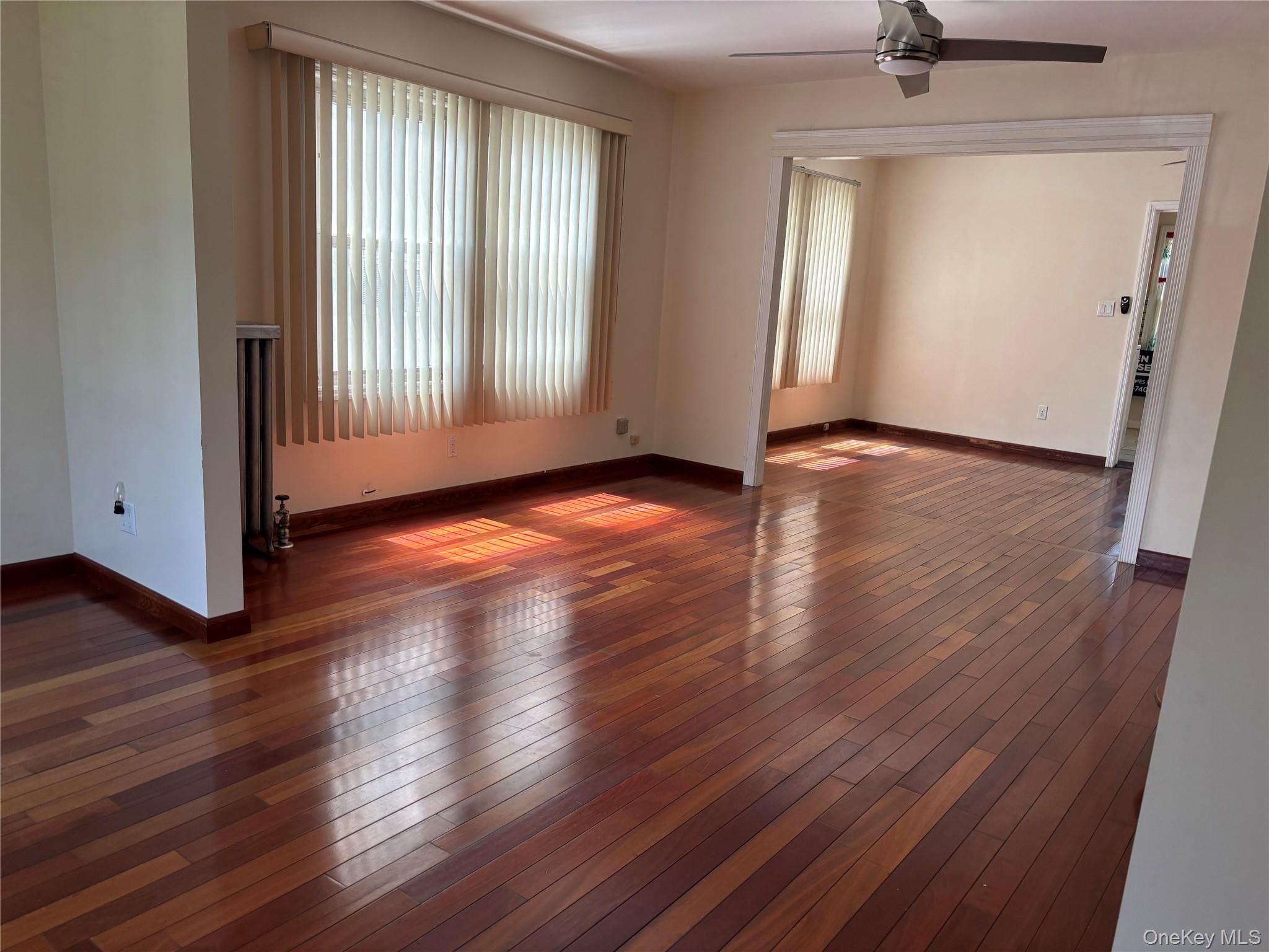 #9 photo, 10418 216th Street, クイーンズ区 Queens Village , NY 11429