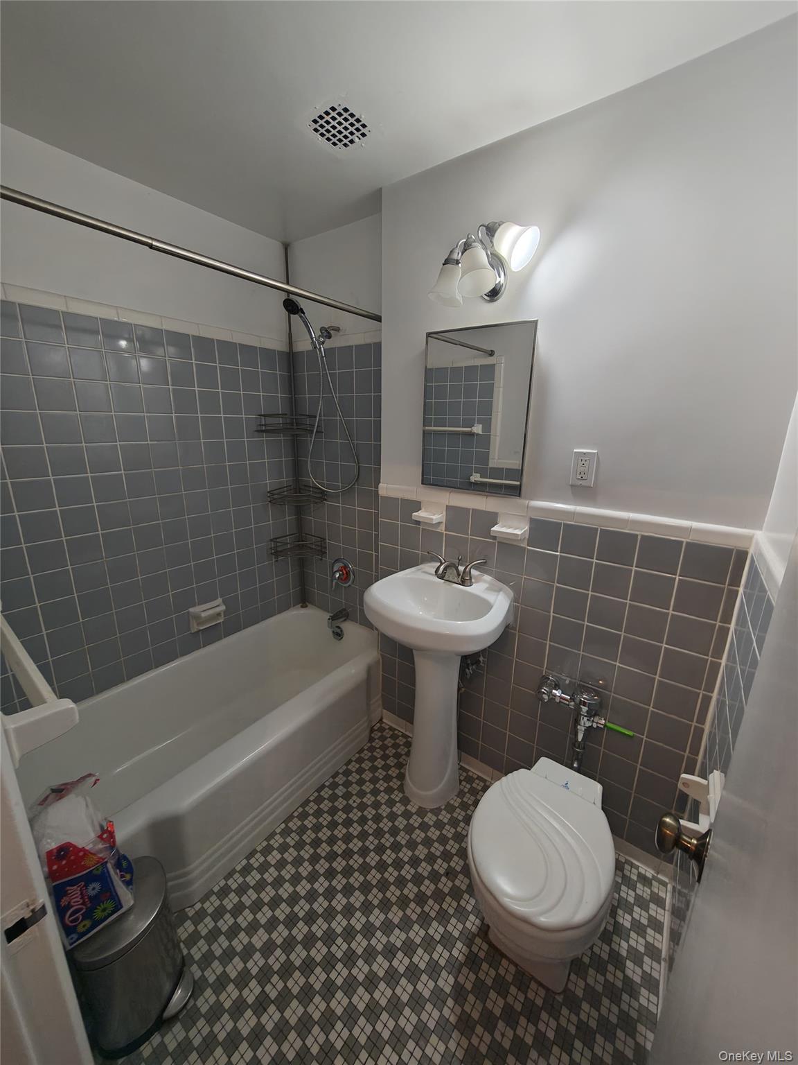 #9 photo, 35-11 85 Street, クイーンズ区 Jackson Heights , NY 11372