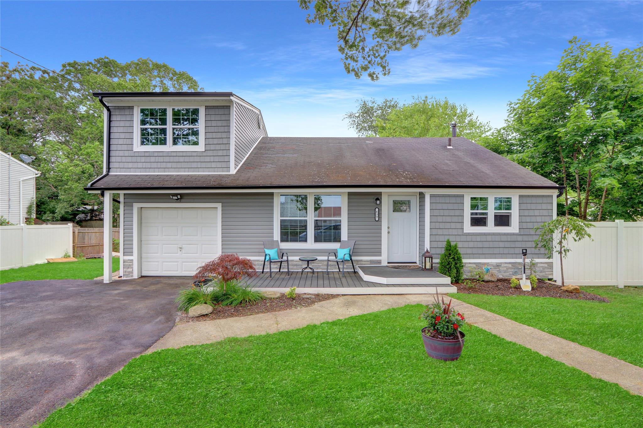 #1 photo, 639 Jayne Boulevard, Port Jefferson Station , NY 11776