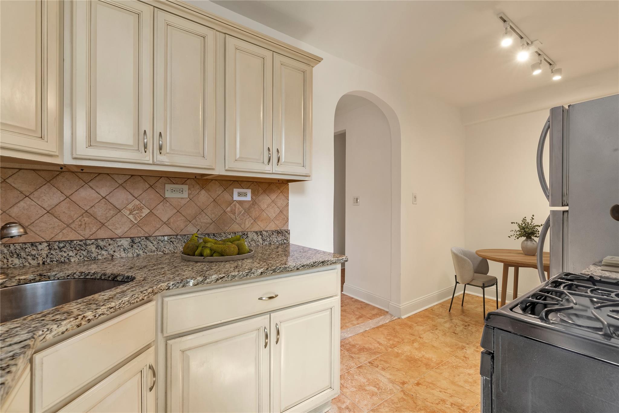 #5 photo, 212-04 75th Avenue, Bayside , NY 11364