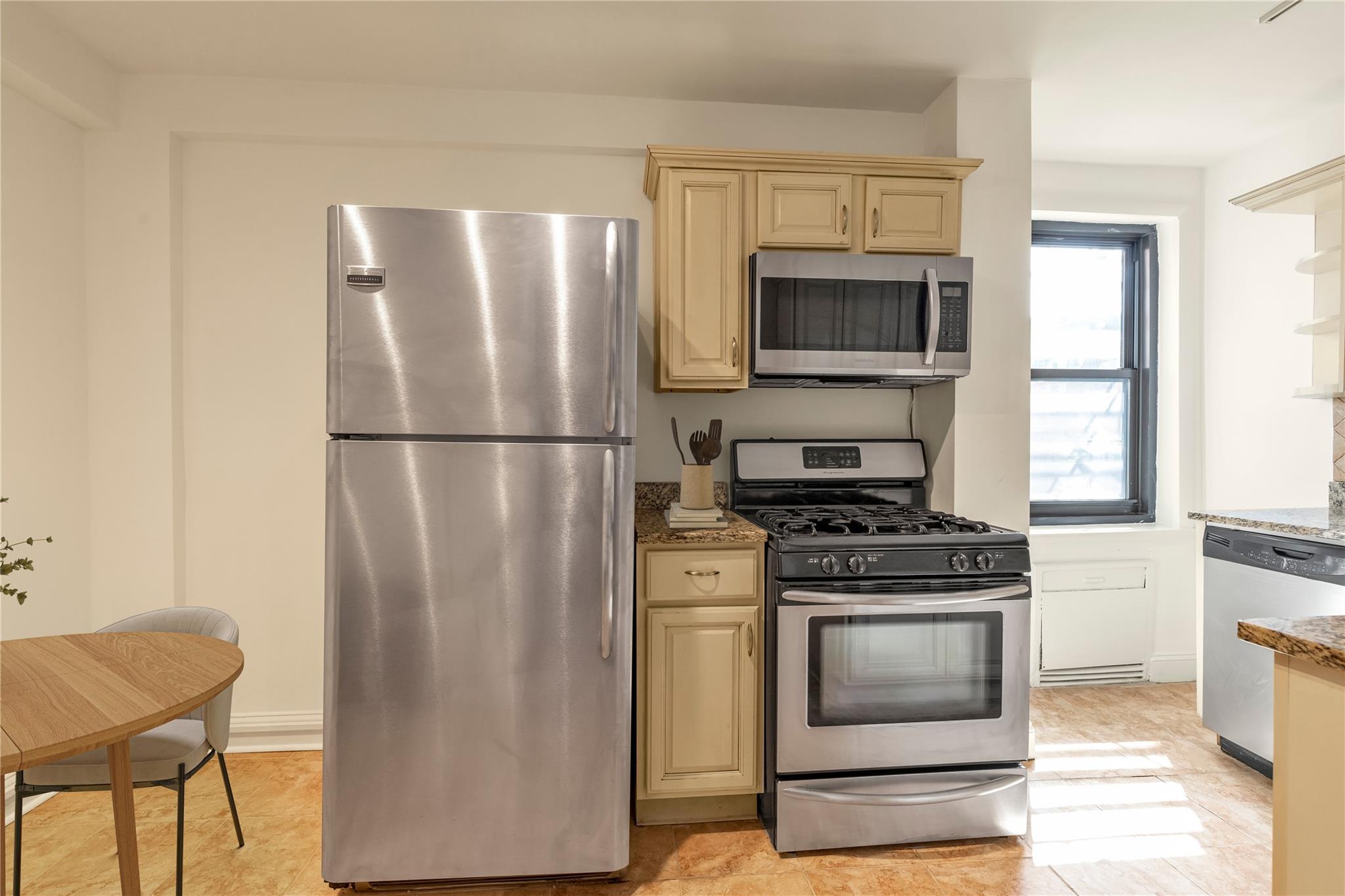 #6 photo, 212-04 75th Avenue, Bayside , NY 11364