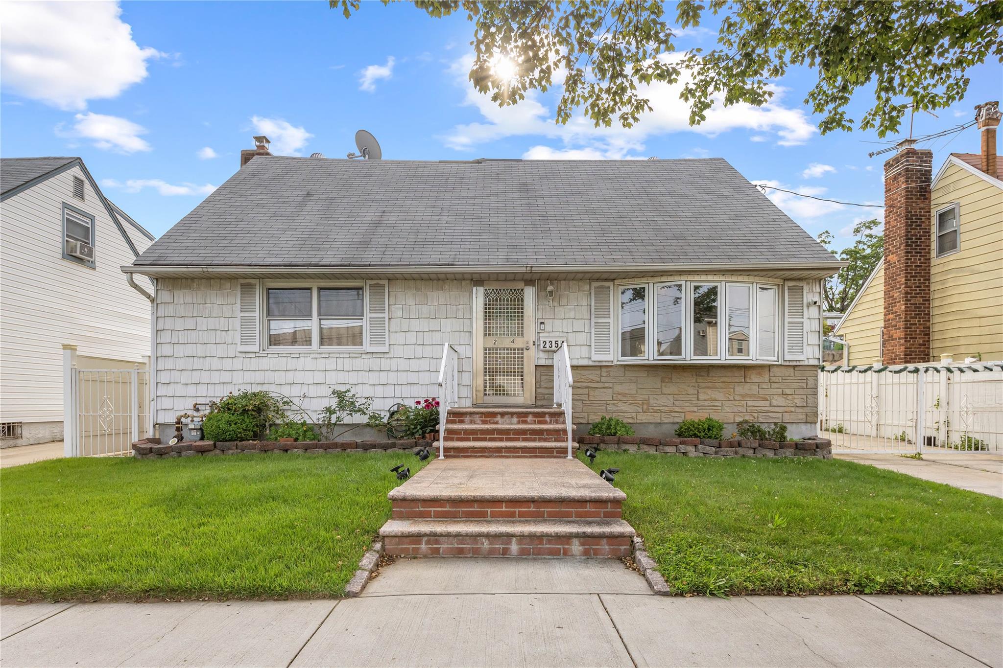 #1 photo, 2354 128th Street, 皇后區 大學點 College Point , NY 11356