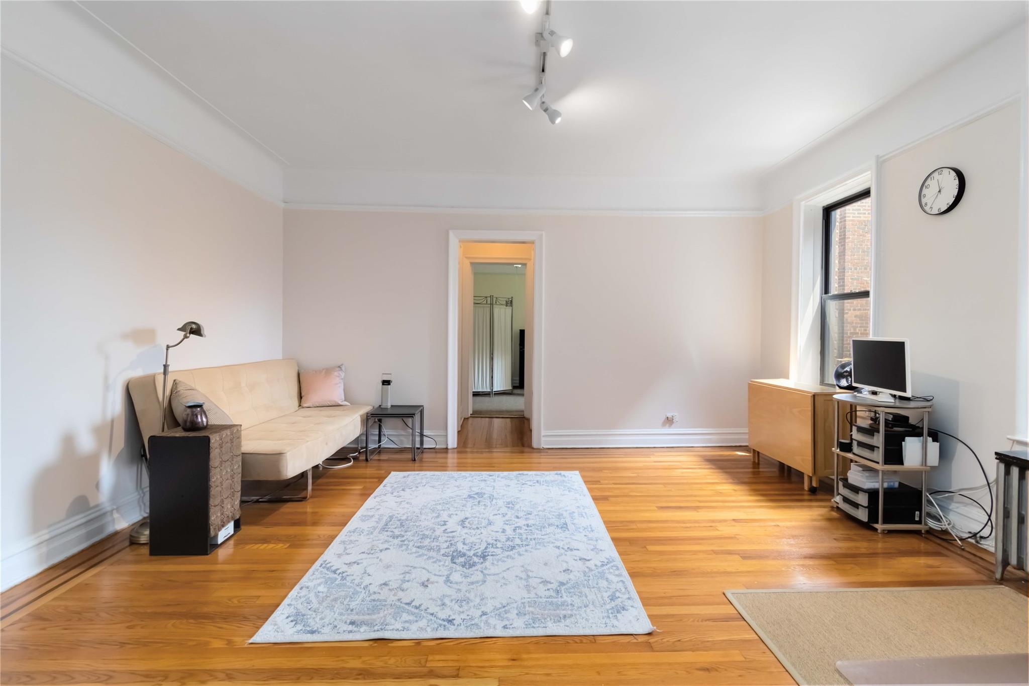 #2 photo, 83-10 35th Avenue, كوينز Jackson Heights , NY 11372