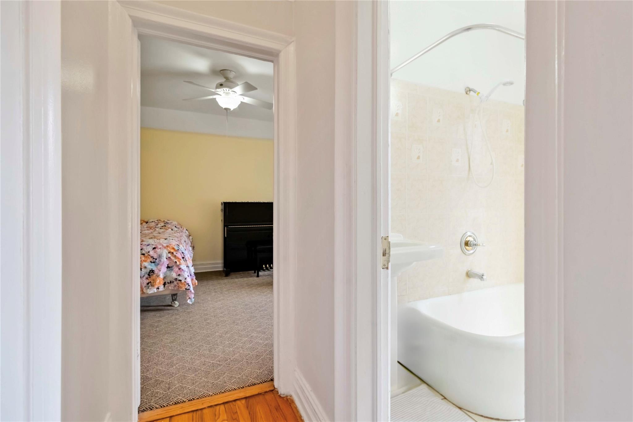 #7 photo, 83-10 35th Avenue, كوينز Jackson Heights , NY 11372