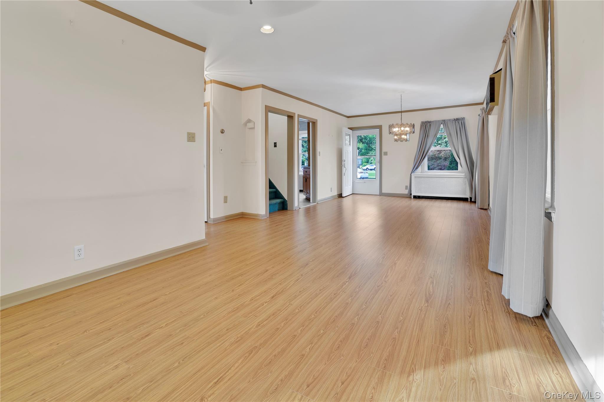 #4 photo, 33 Park Circle, ナッソー郡 New Hyde Park , NY 11040