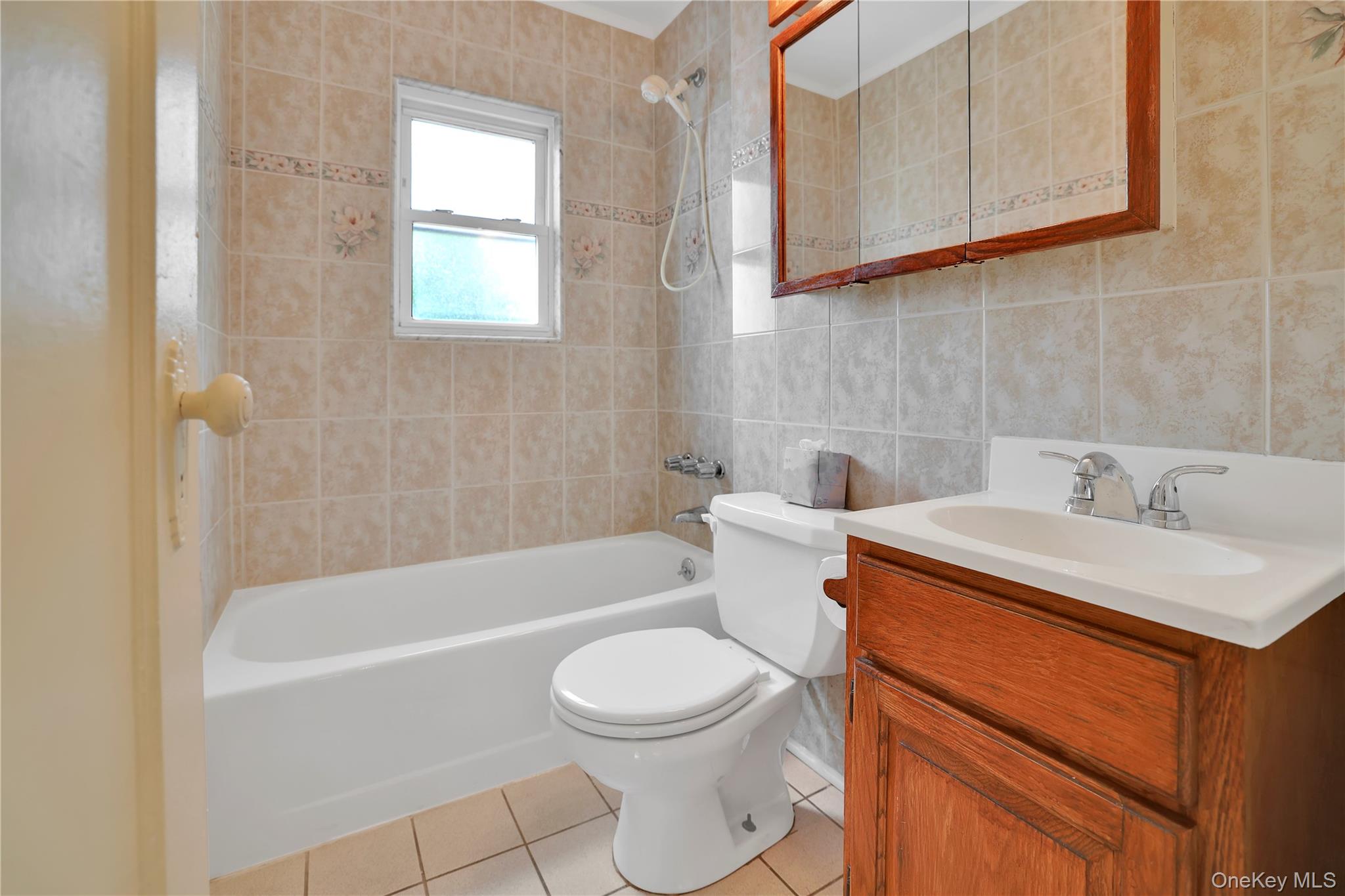 #7 photo, 33 Park Circle, ナッソー郡 New Hyde Park , NY 11040