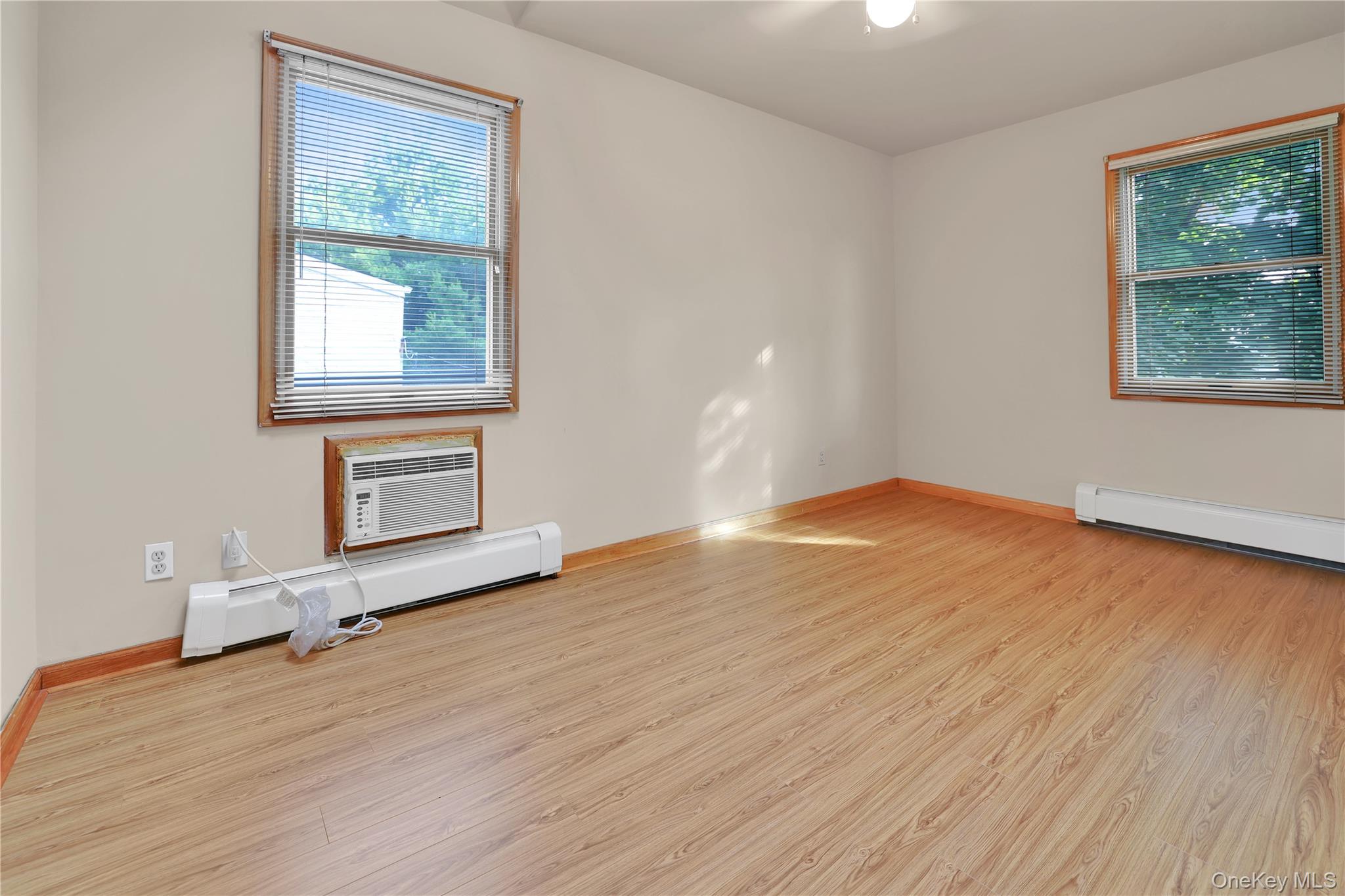 #8 photo, 33 Park Circle, ナッソー郡 New Hyde Park , NY 11040