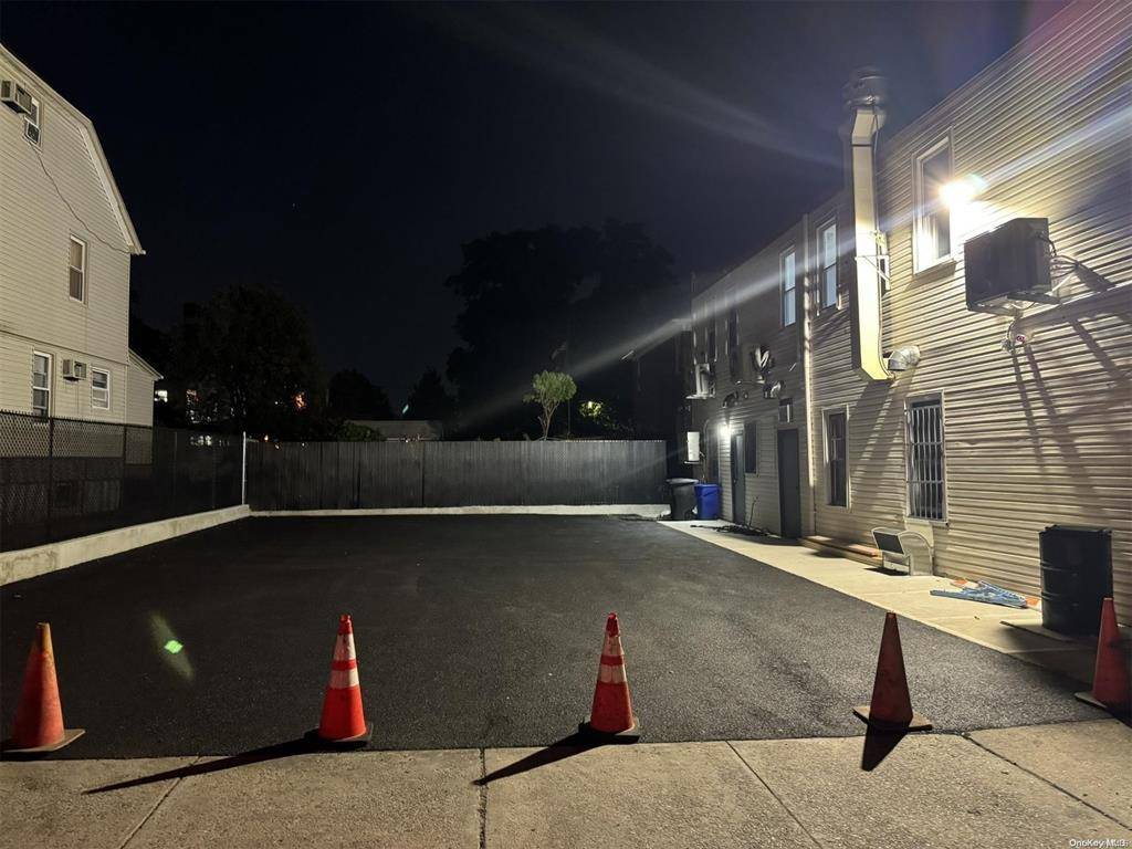 #2 photo, 15-68  149th Street, クイーンズ区 Whitestone , NY 11357