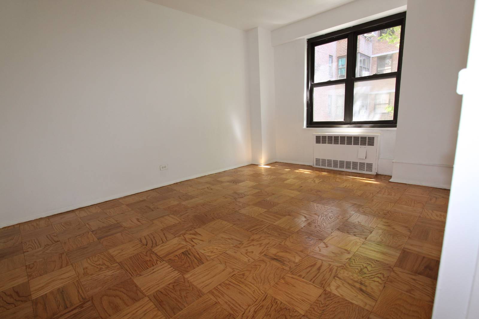 #10 photo, 264 East Broadway, #C206, マンハッタン Lower East Side , NY 10002