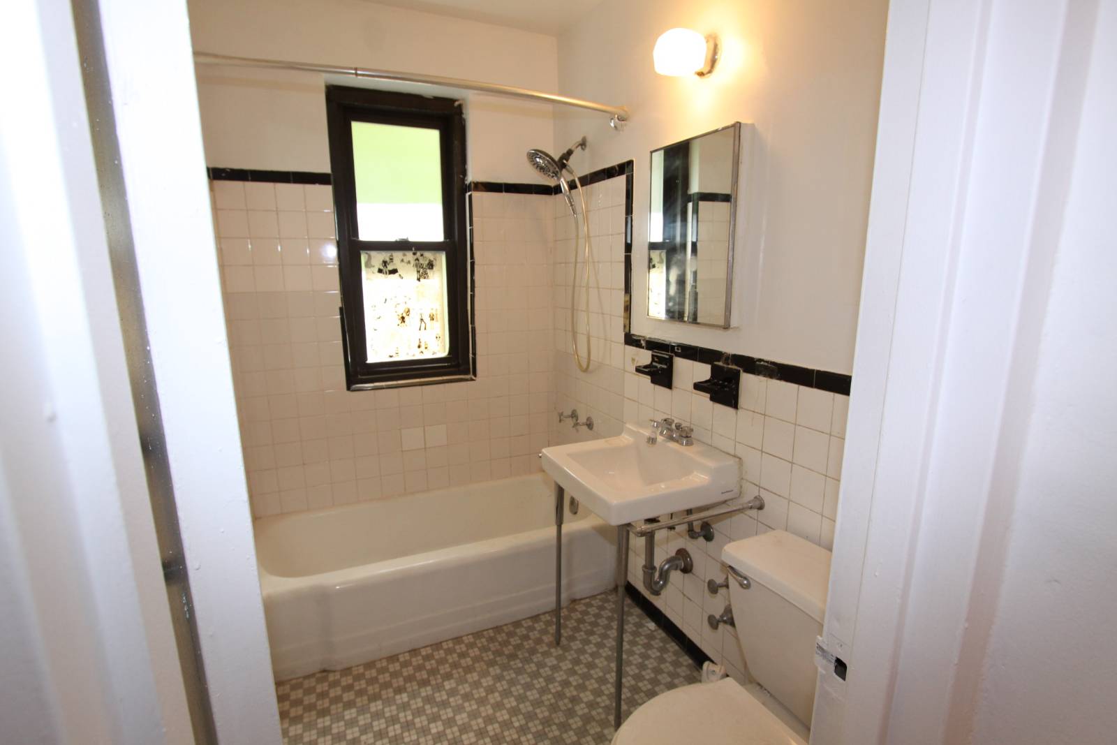 #14 photo, 264 East Broadway, #C206, マンハッタン Lower East Side , NY 10002