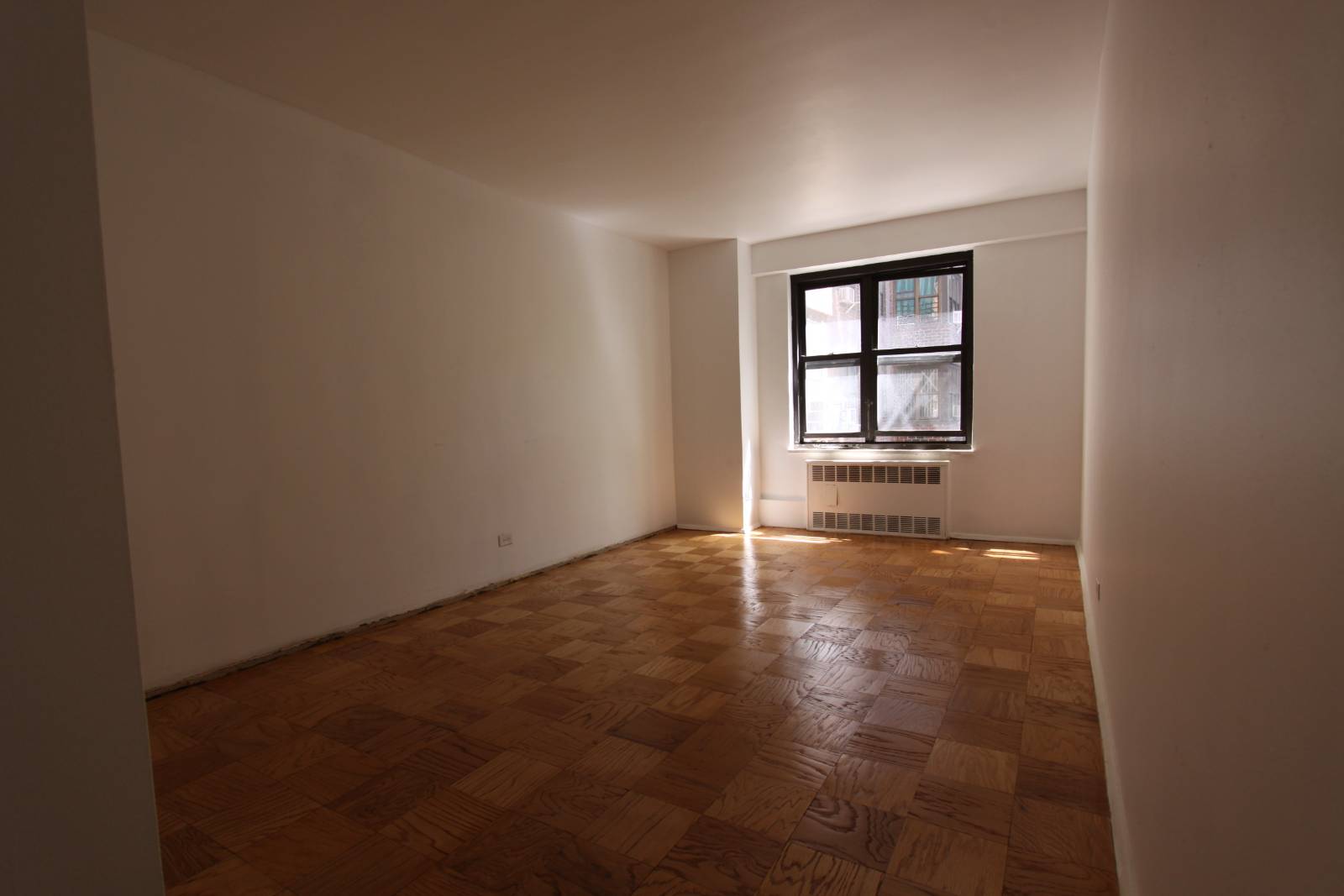 #7 photo, 264 East Broadway, #C206, マンハッタン Lower East Side , NY 10002